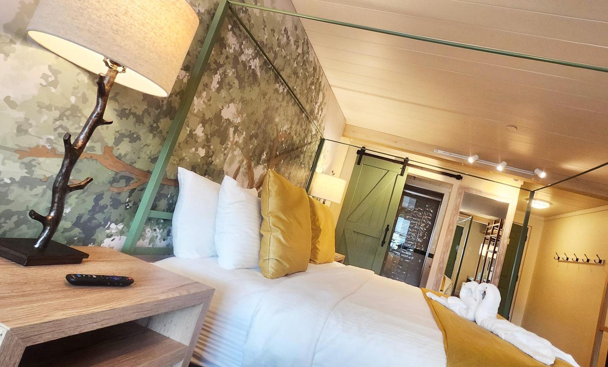 Superior King Room