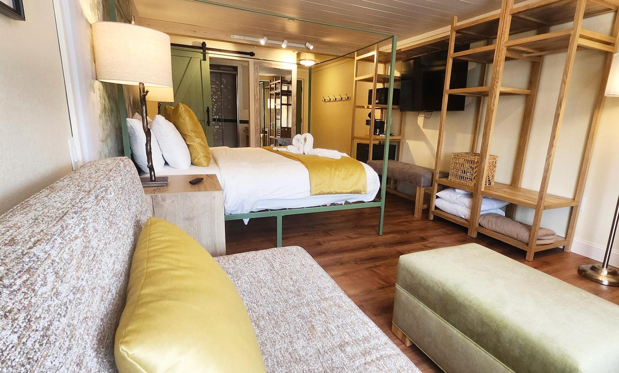 Superior King Room