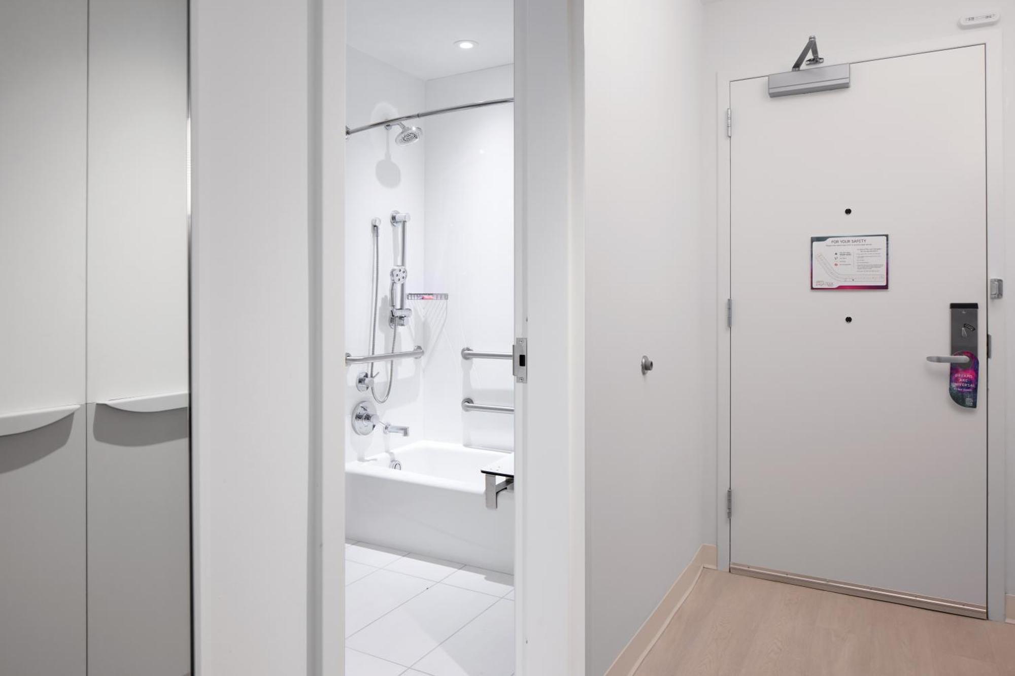 Mobility Accessible Pool View Standard Room w or ADA tub Includes Early Park Admission*