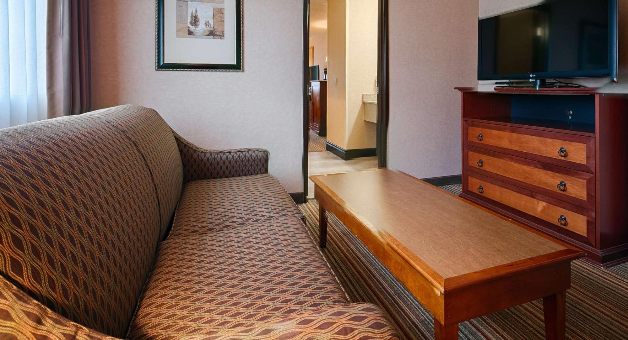 Queen Suite Two Queen Beds Non-Smoking