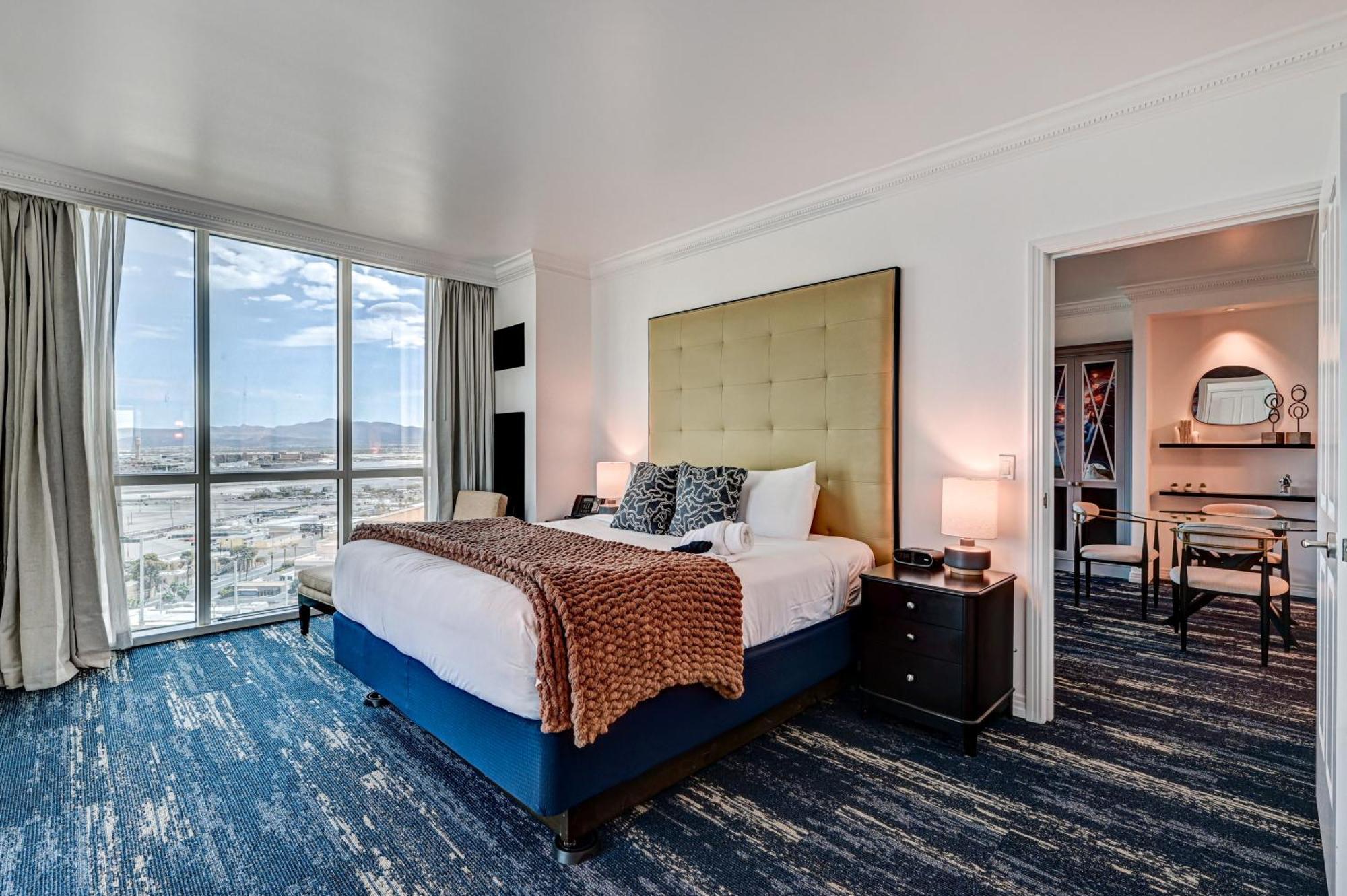 Superior King Suite