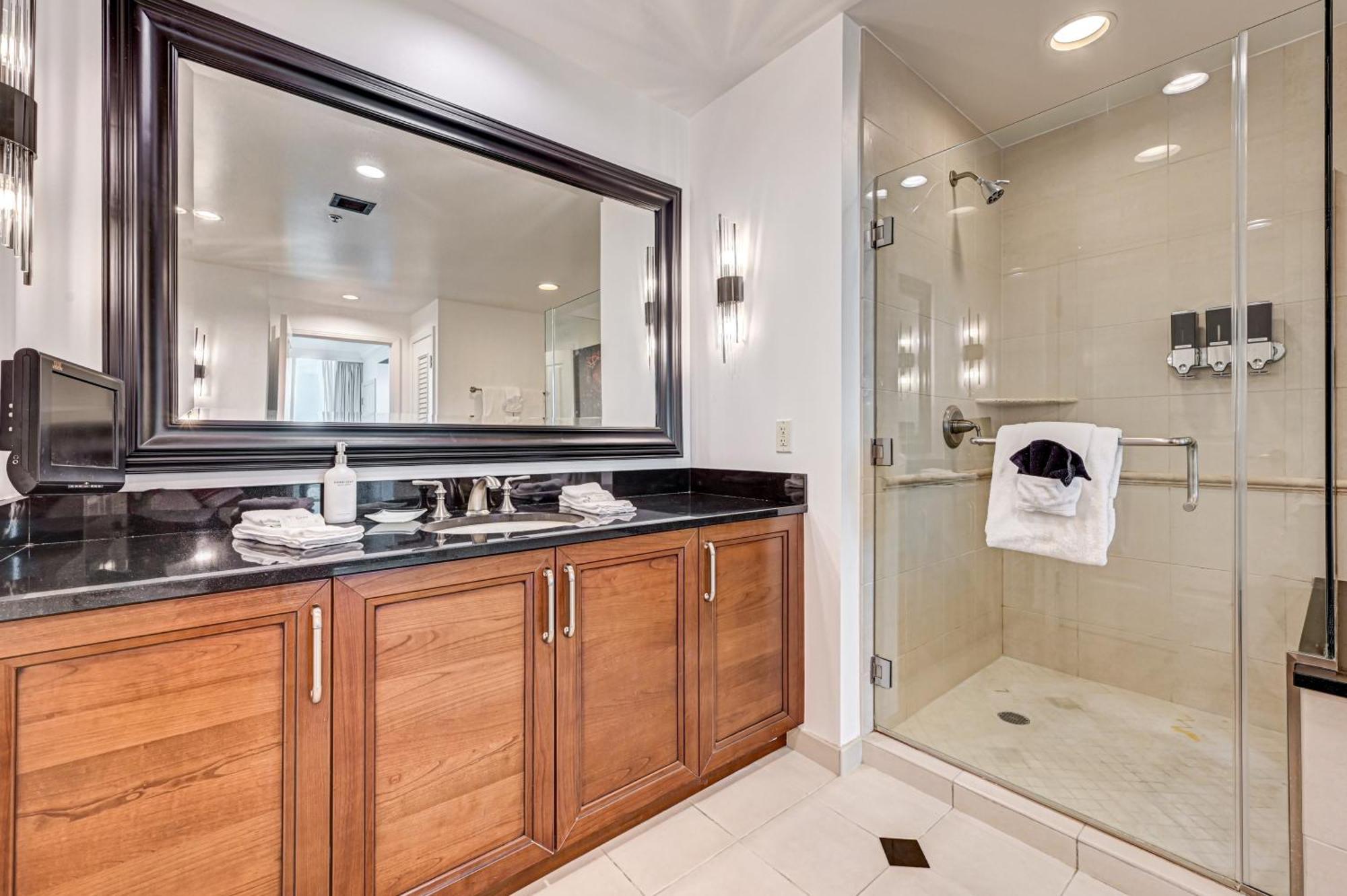 Superior King Suite