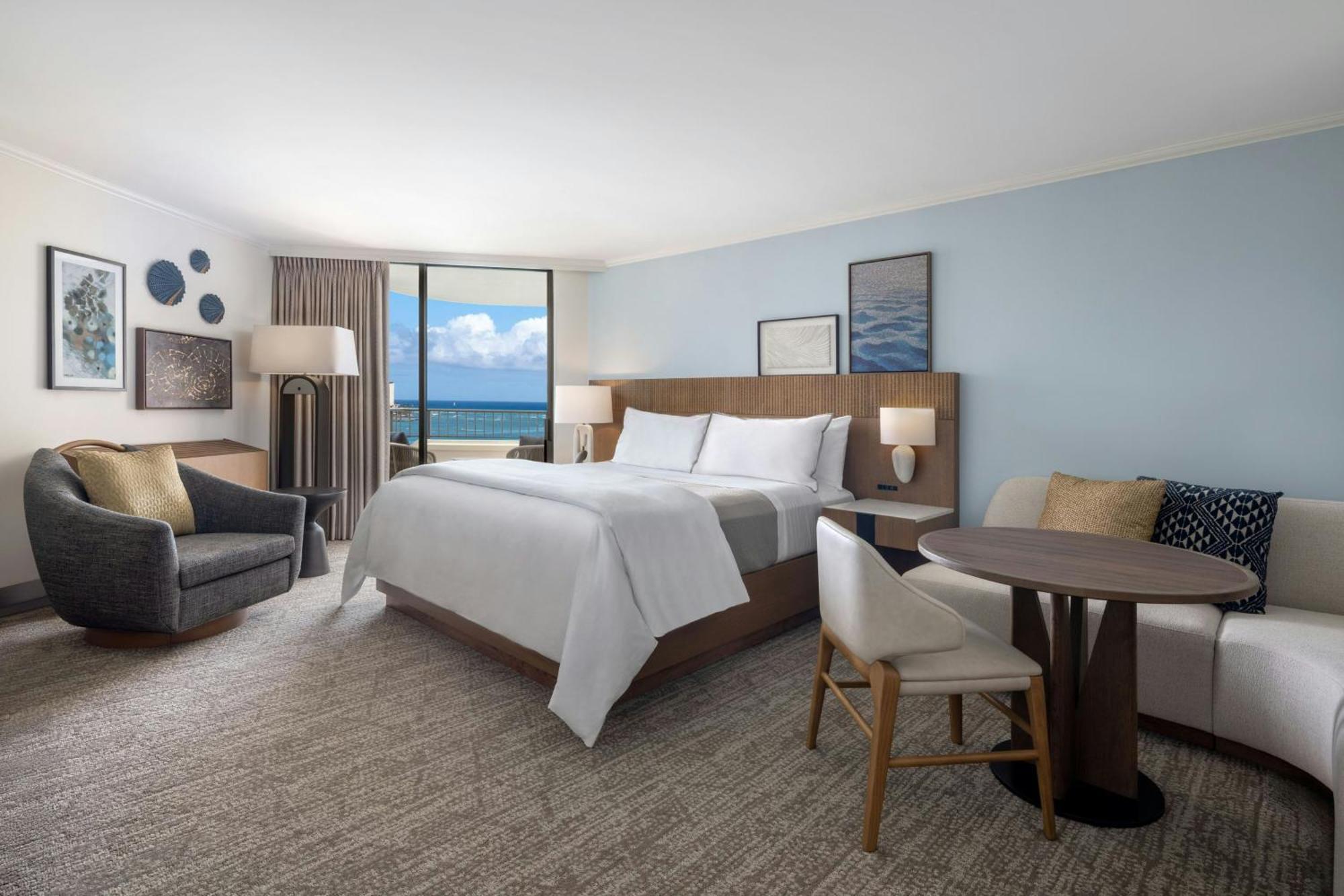 Newly Renovated Tower Ocean View Larger Guest room 1 King Ocean view