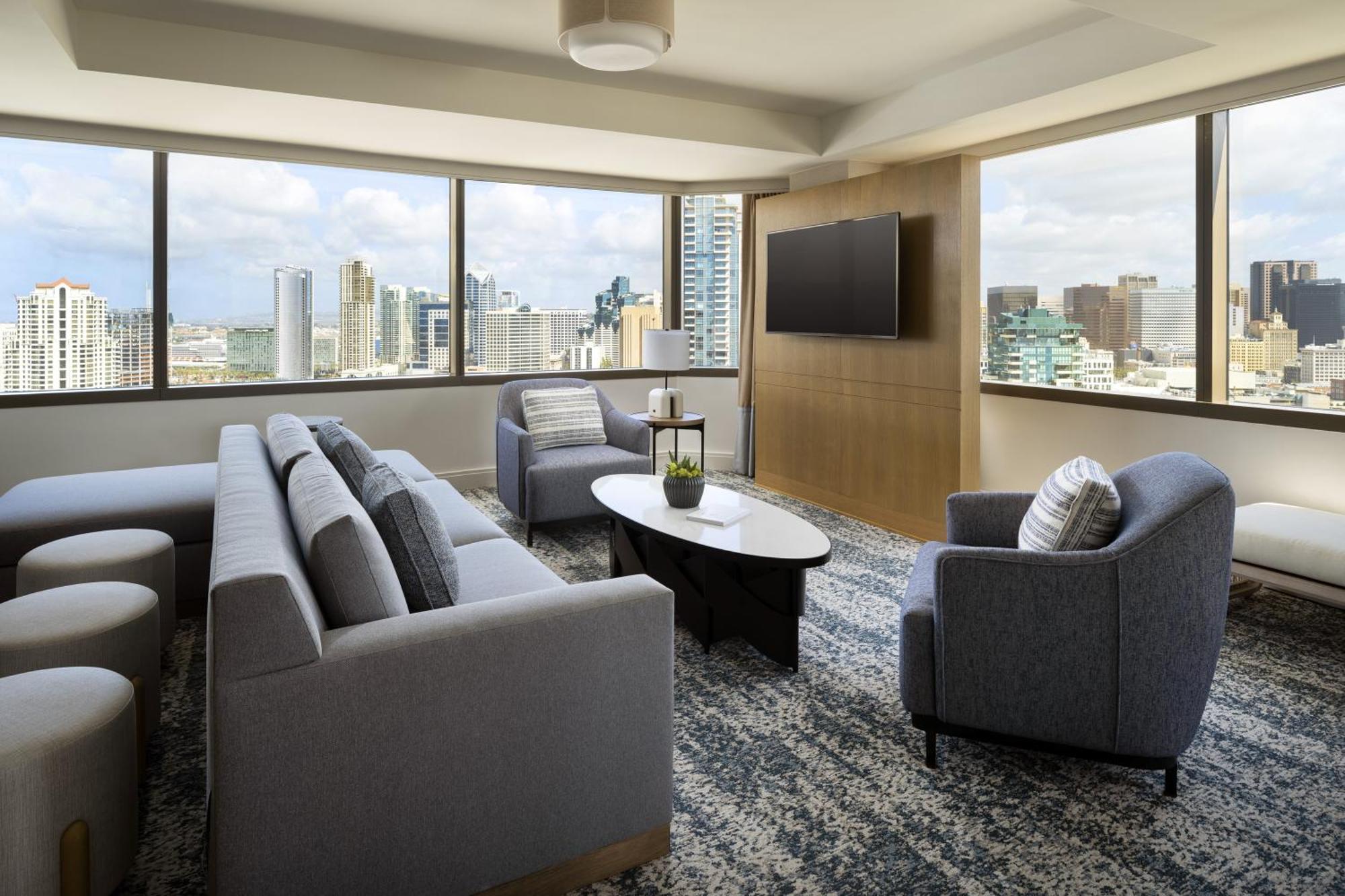 One-Bedroom Admiral King Suite