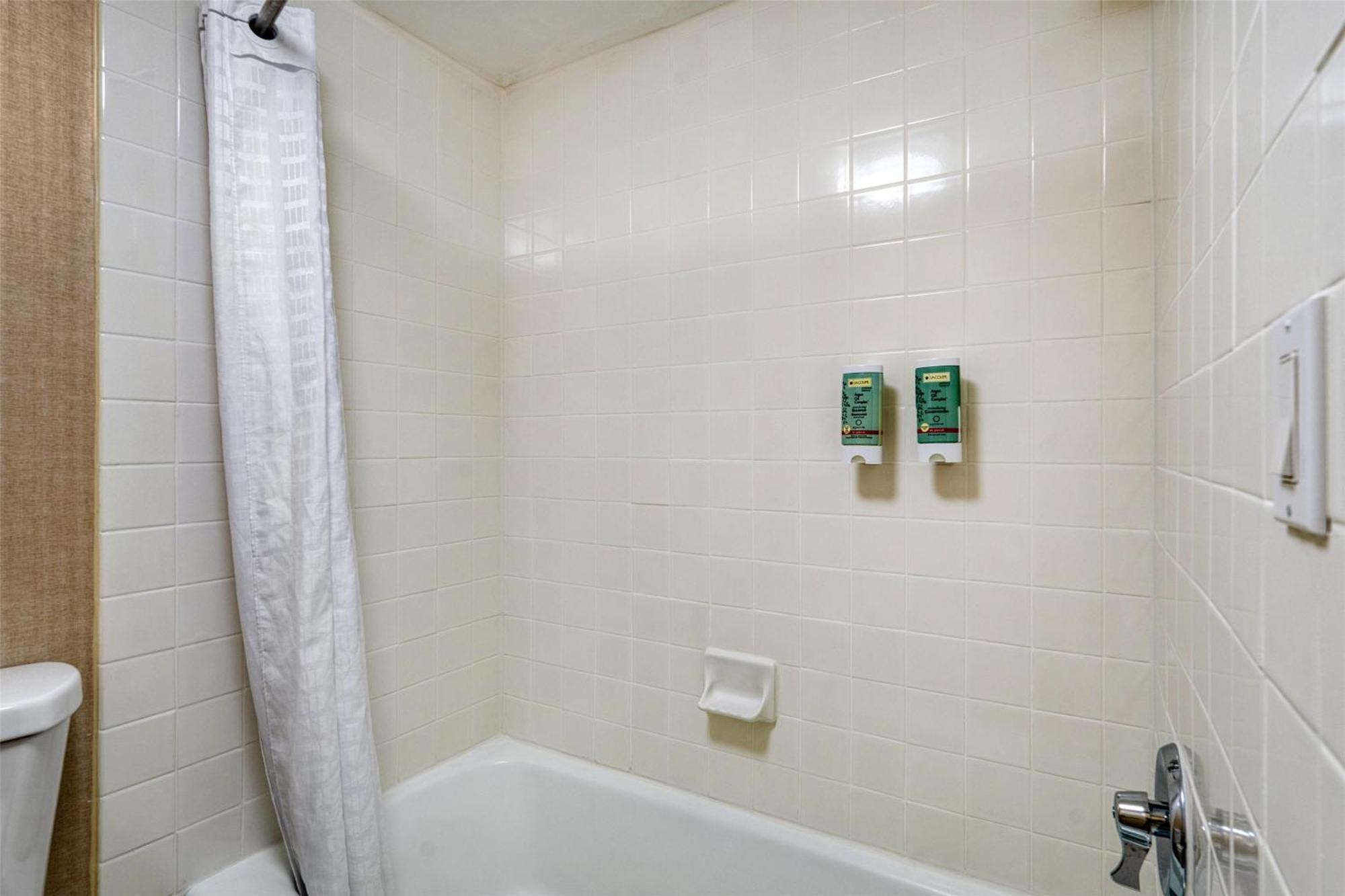 Queen Suite Spa Bath