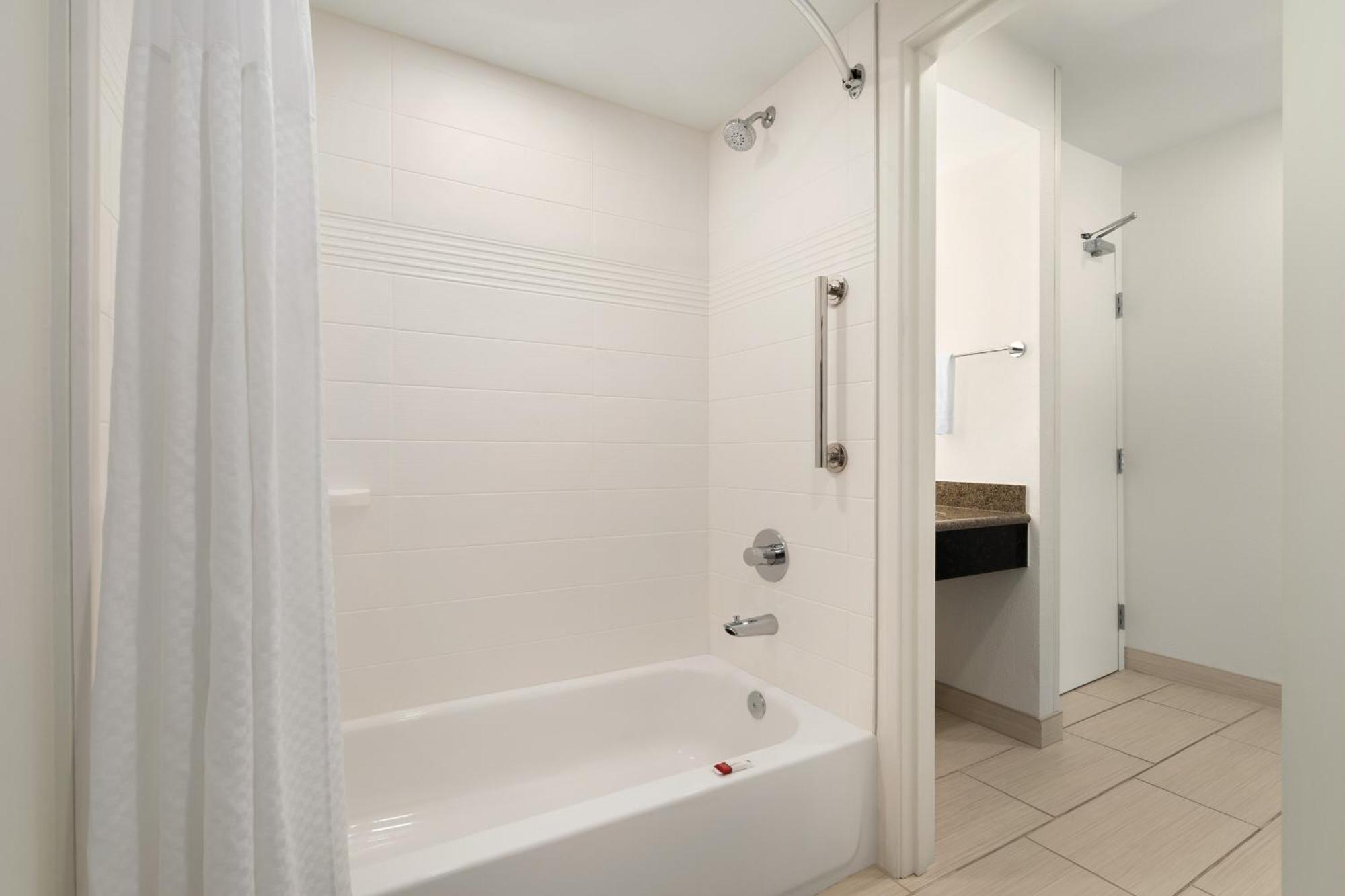 Quadruple Room Two Queen Beds Balcony Non Smoking