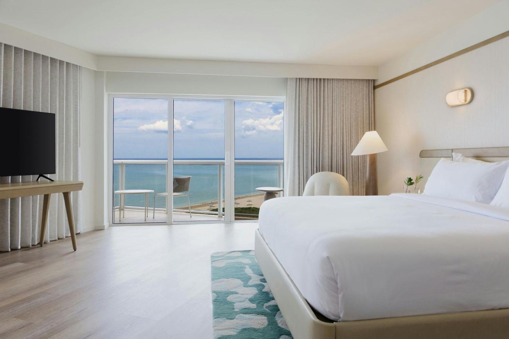 Large Balcony Larger Guest room 1 King Oceanfront Corner room
