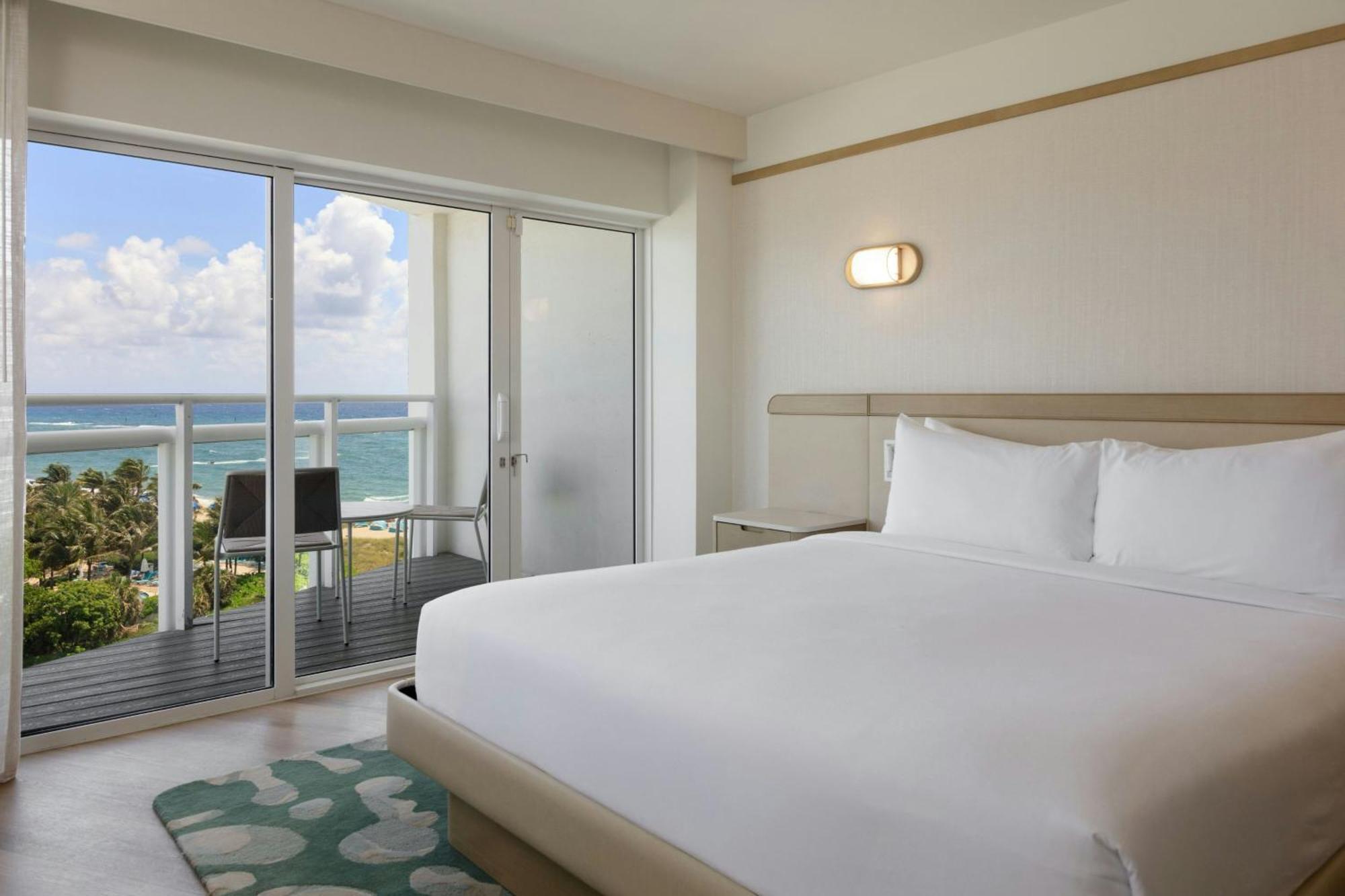 Guest room 1 King Balcony