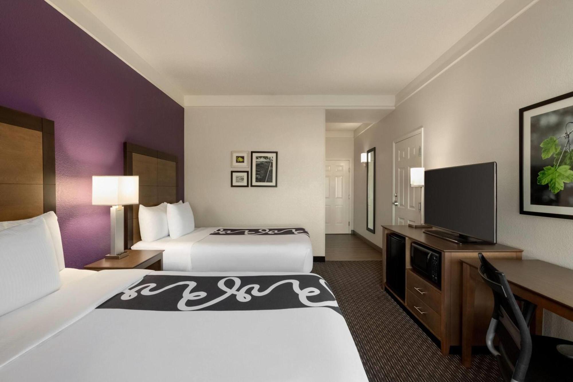 Double Room Two Double Beds Mobility or Hearing Accessible Non-Smoking