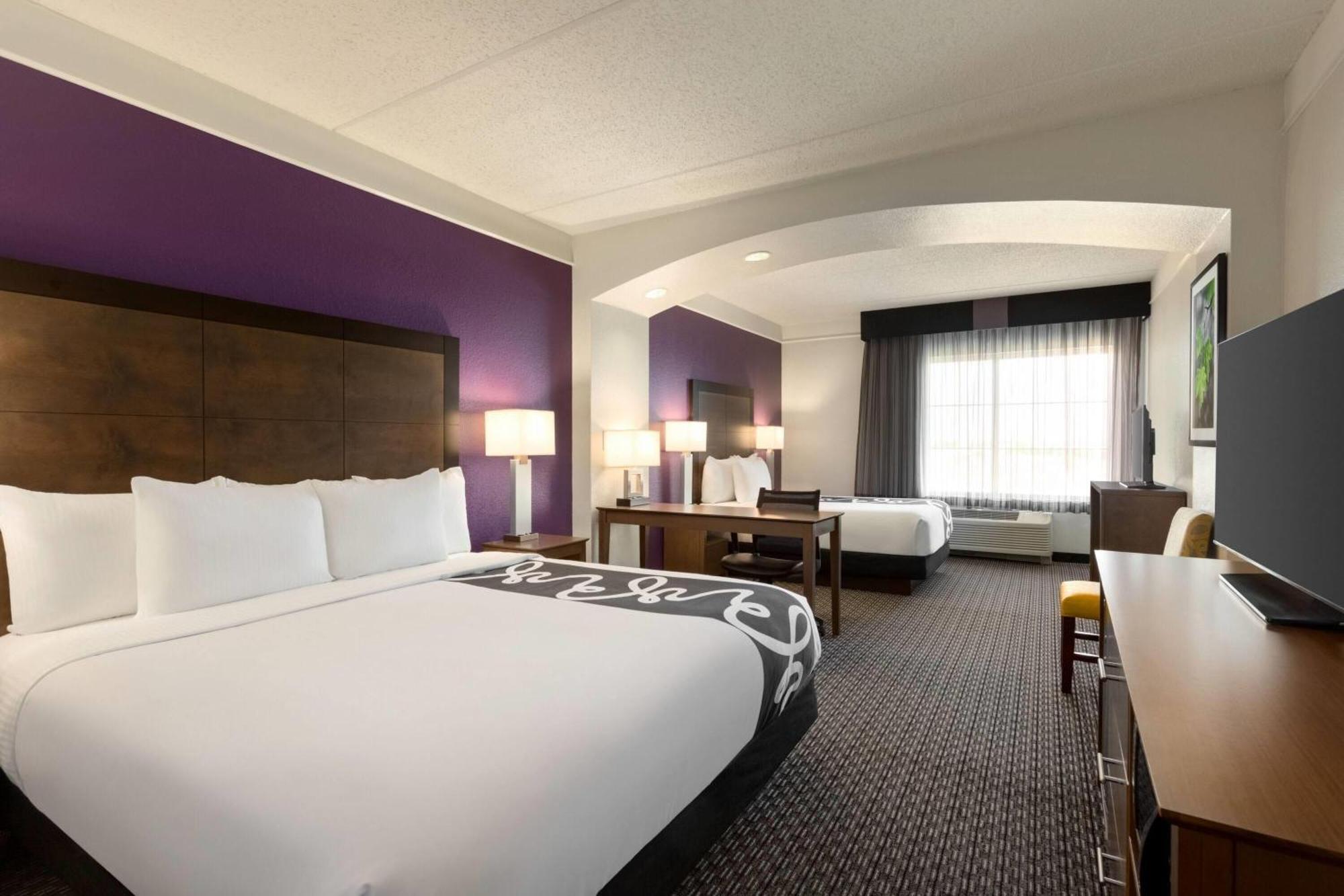 Deluxe Quadruple Room Non-Smoking