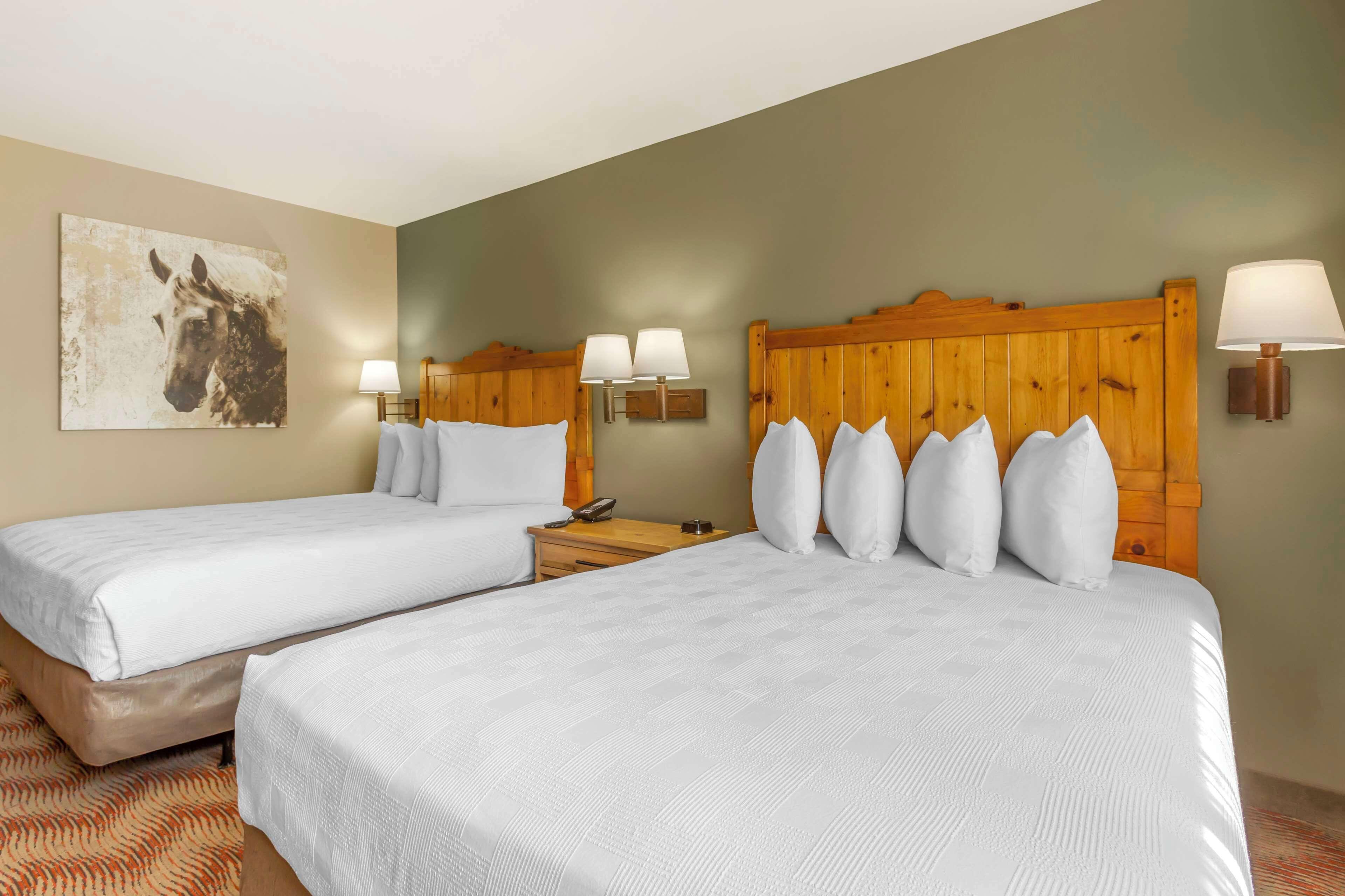 Queen Room Two Queen Beds Non-Smoking
