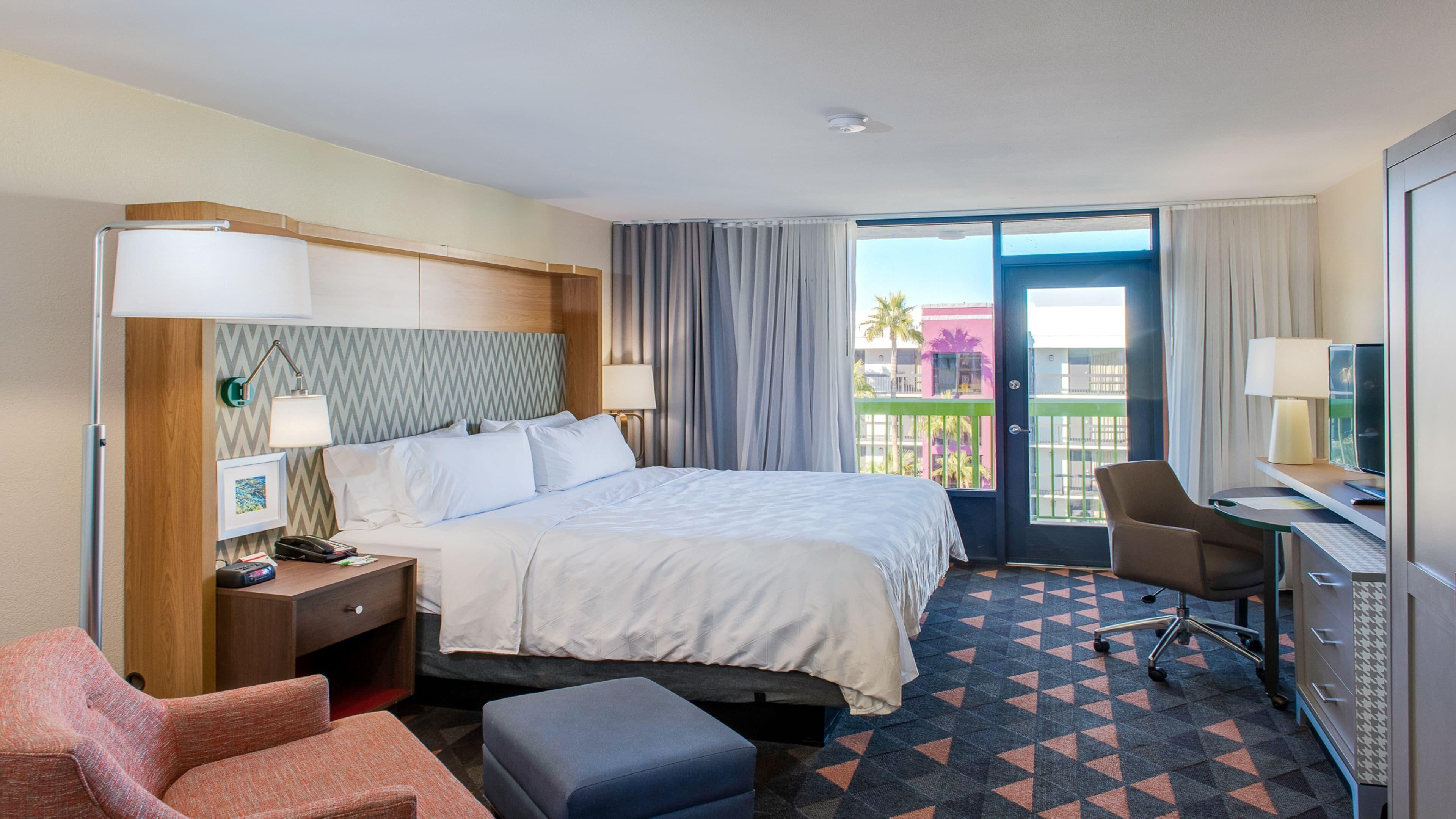 Premium King Room Balcony Pool View