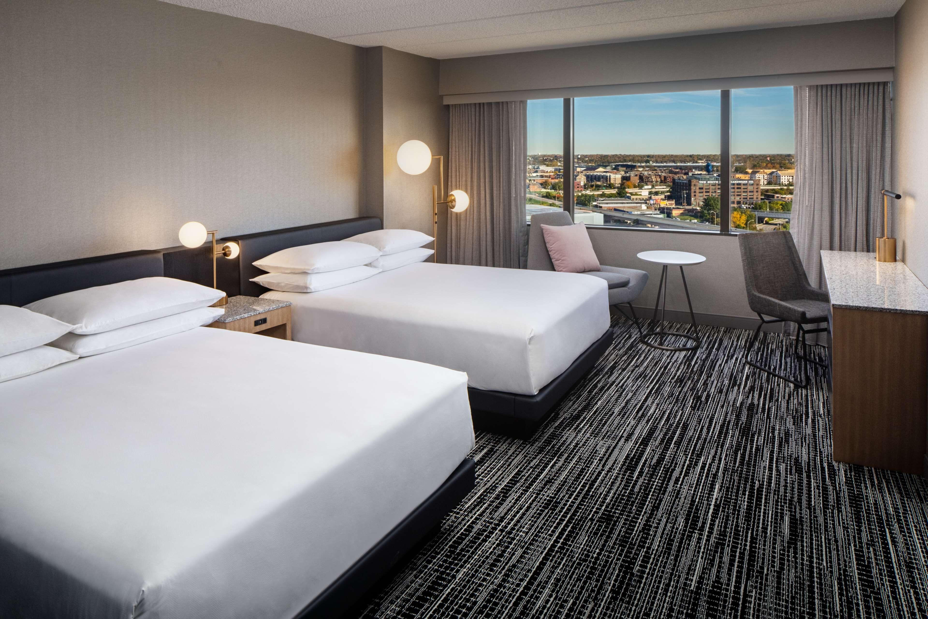 Queen Room Two Queen Beds City View