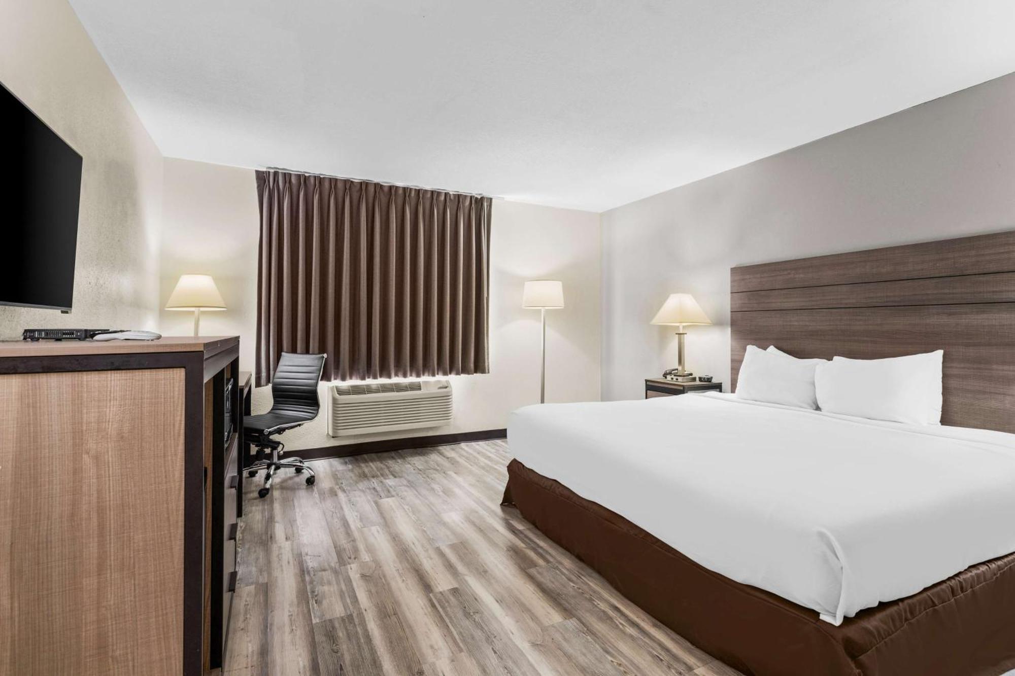 King Room Roll Shower Disability Access or Non-Smoking