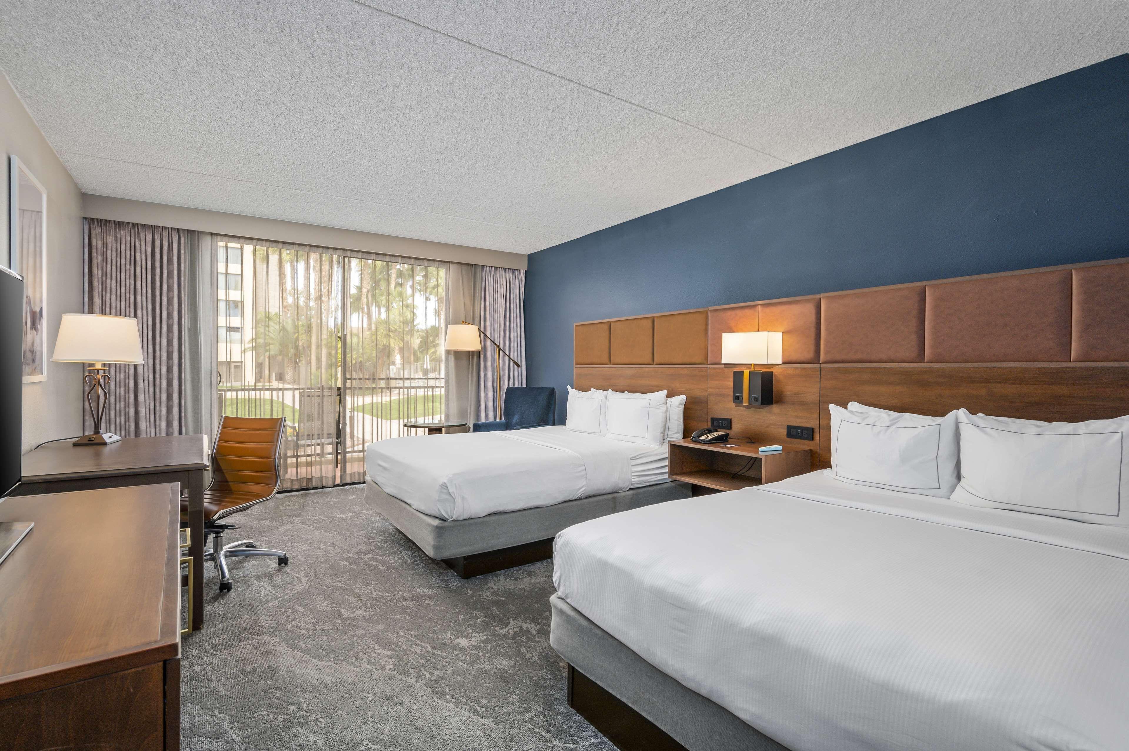 Queen Room Two Queen Beds Roll Shower Mobility Accessible