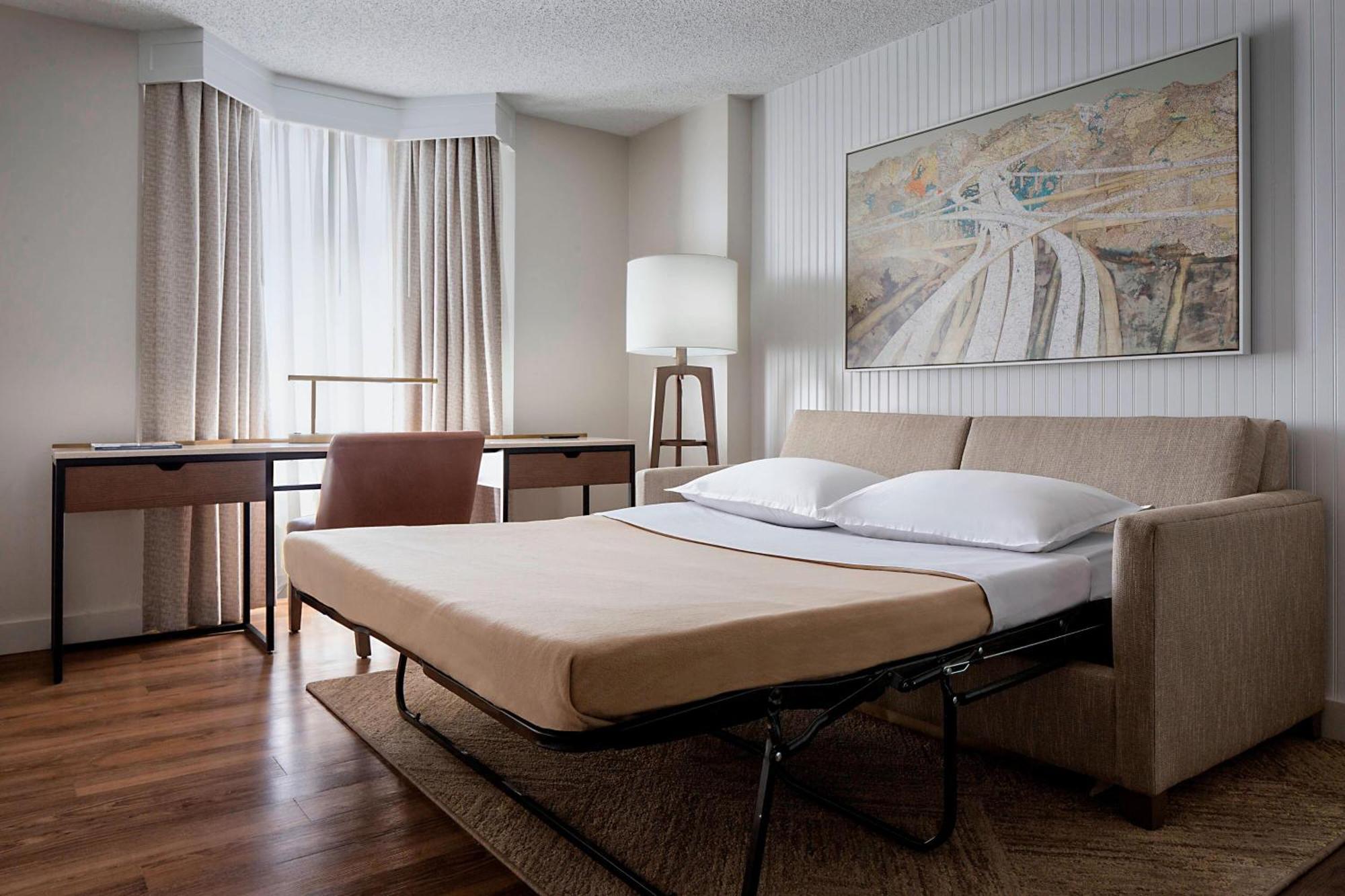 1 King & Sofa bed 1 Bedroom Suite City view Balcony