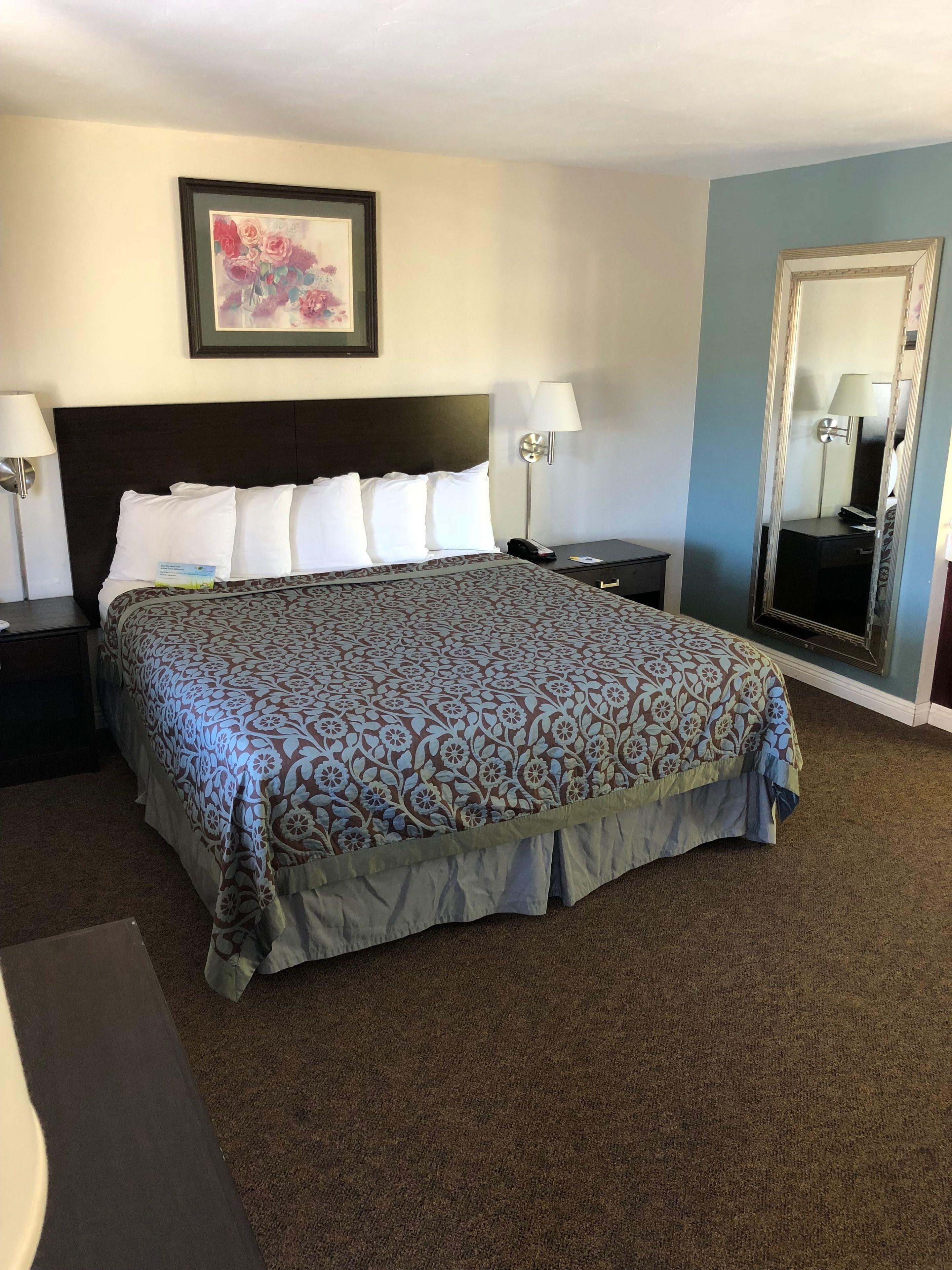 Deluxe King Suite