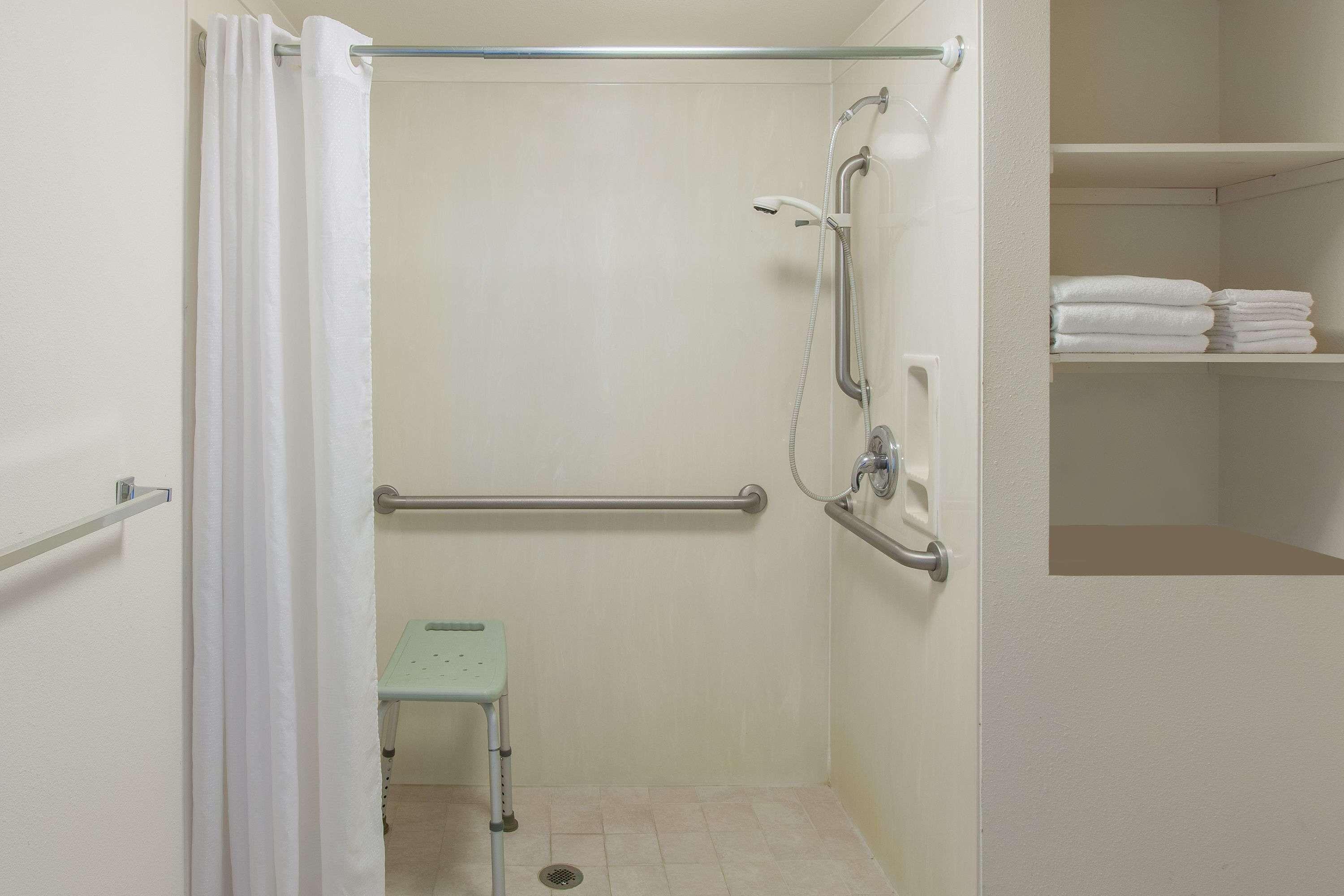 Deluxe Queen Room Two Queen Beds Disability Access Non-Smoking