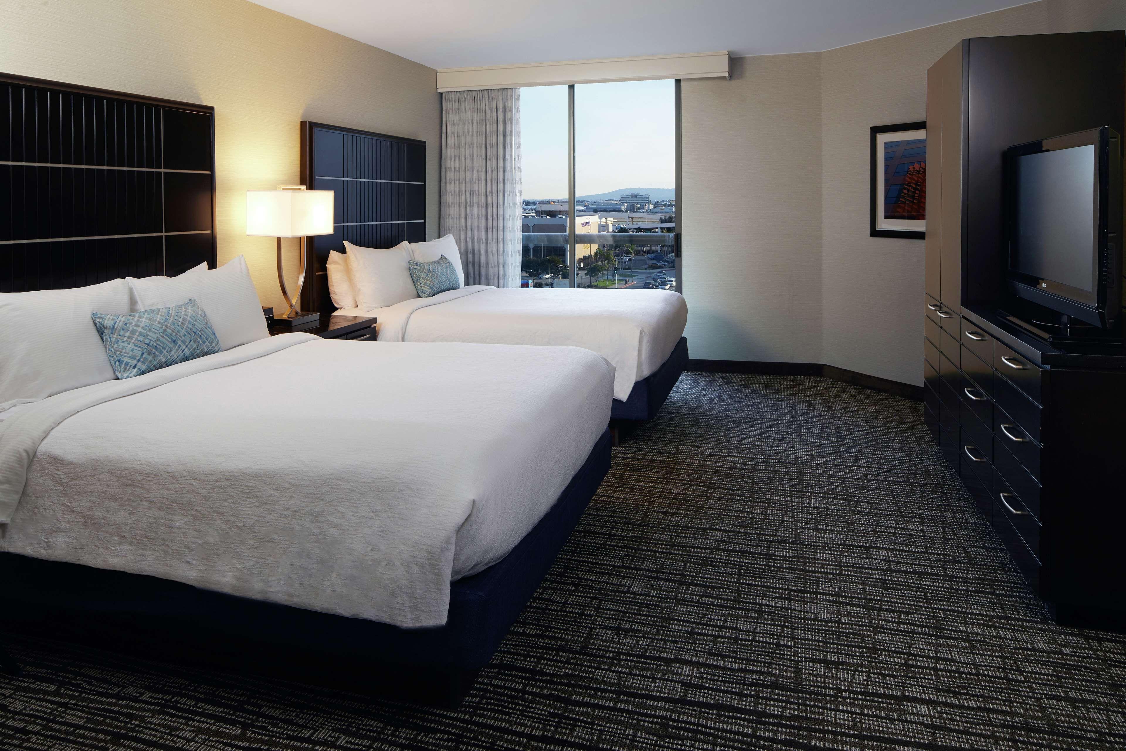 Suite Two Queen Beds Non-Smoking