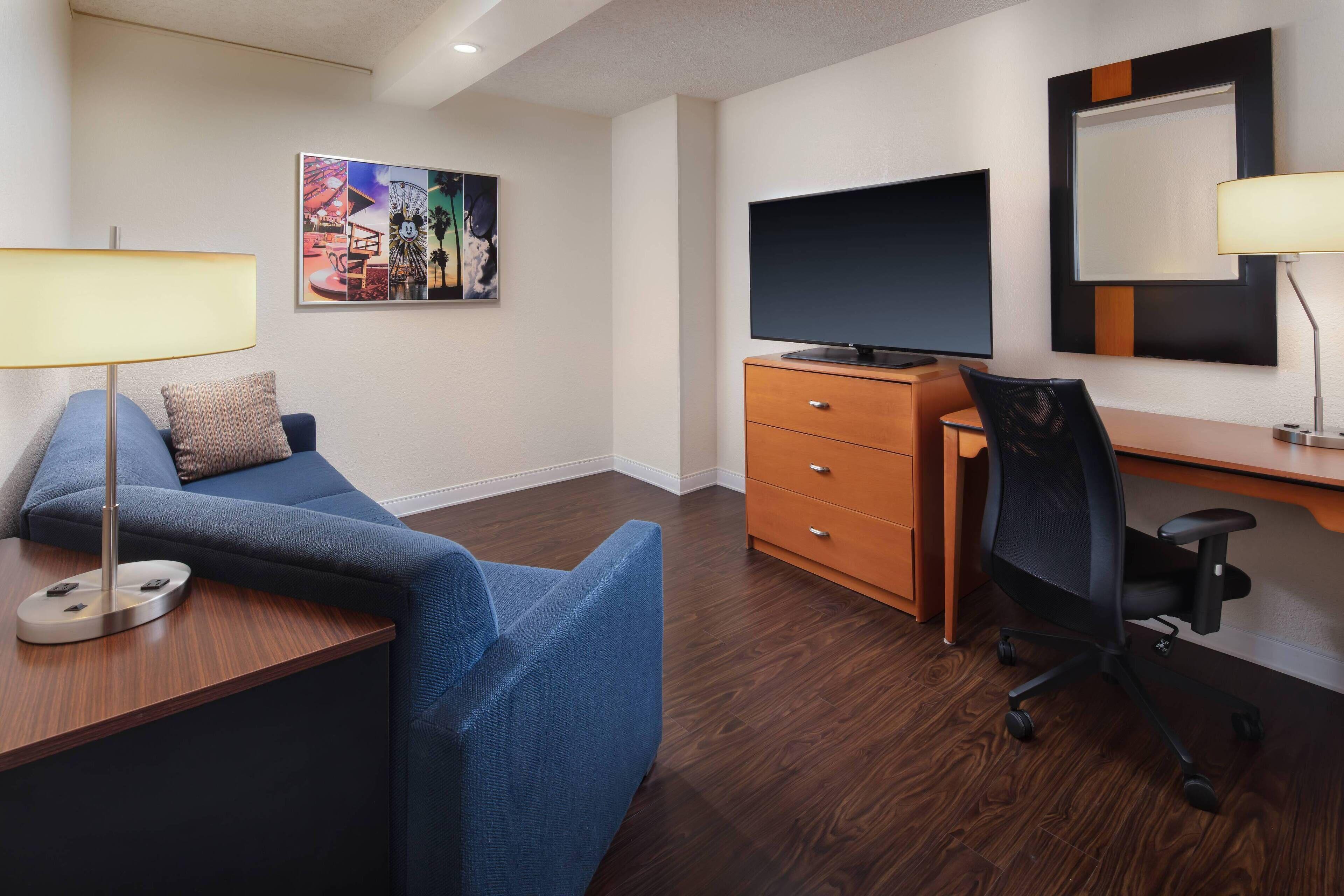 Junior Suite Two Queen Beds Sofa Bed