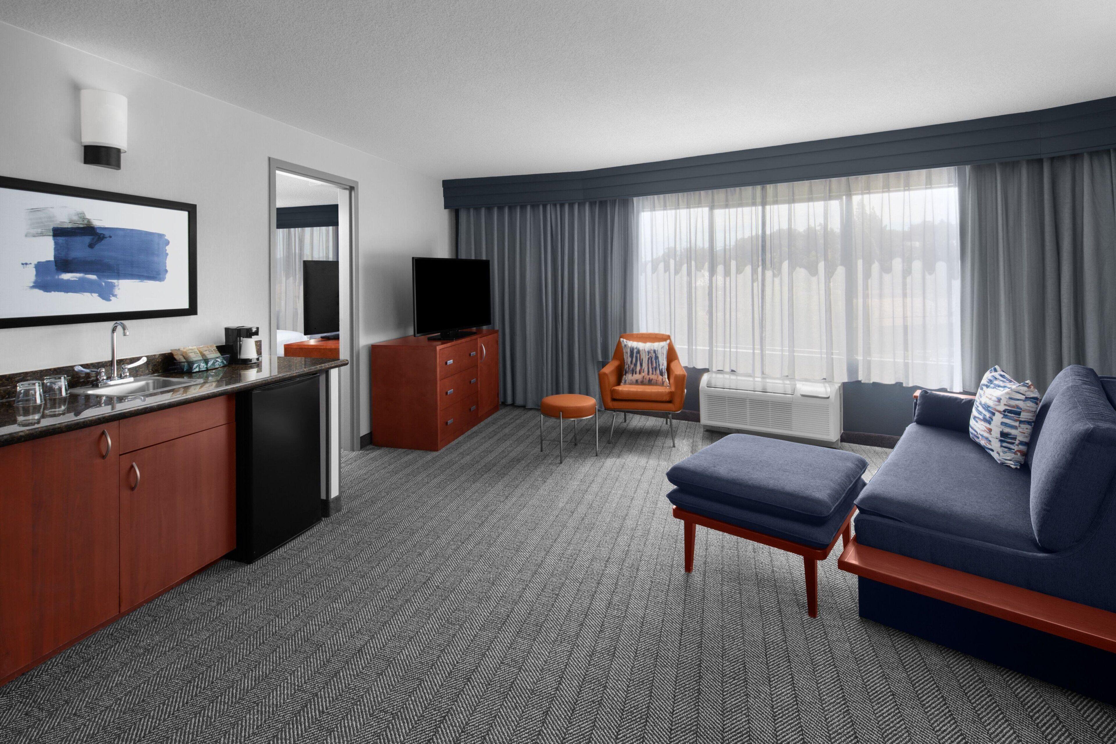 One-Bedroom King Suite Courtyard View Sofa Bed