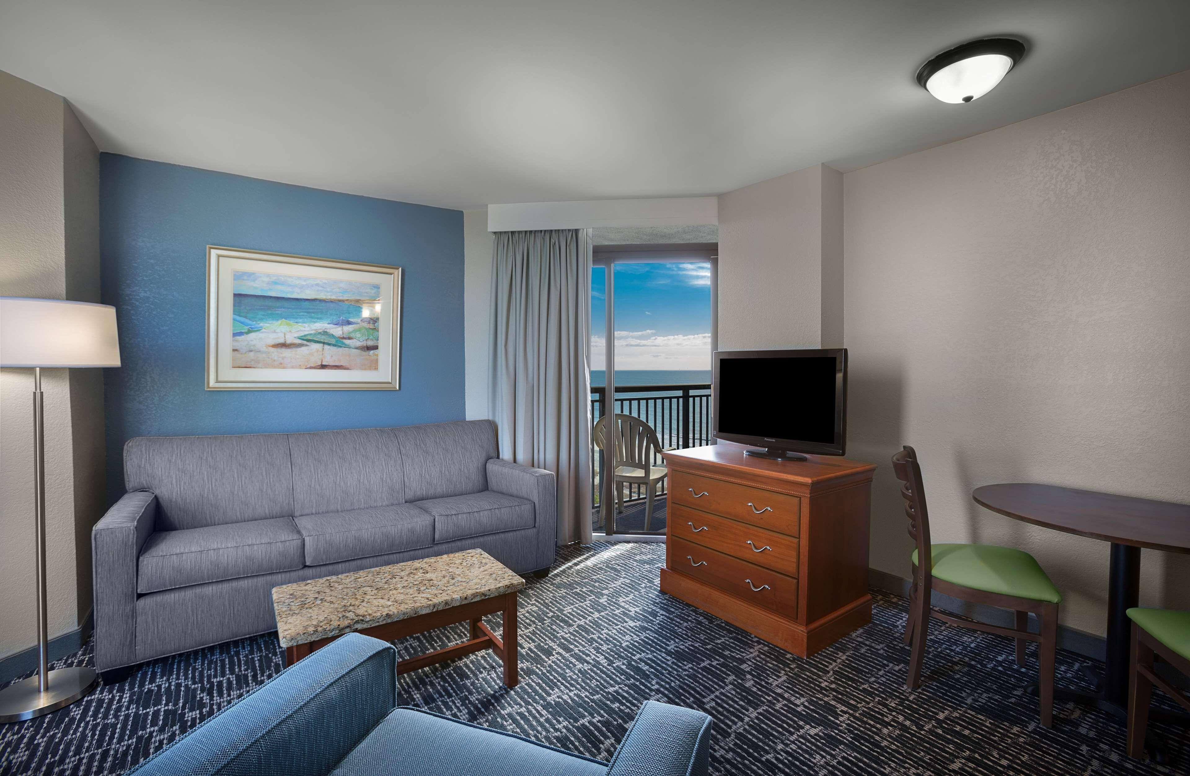 Queen Suite Sofa Bed Partial Ocean View Full Kitchen Non-Smoking