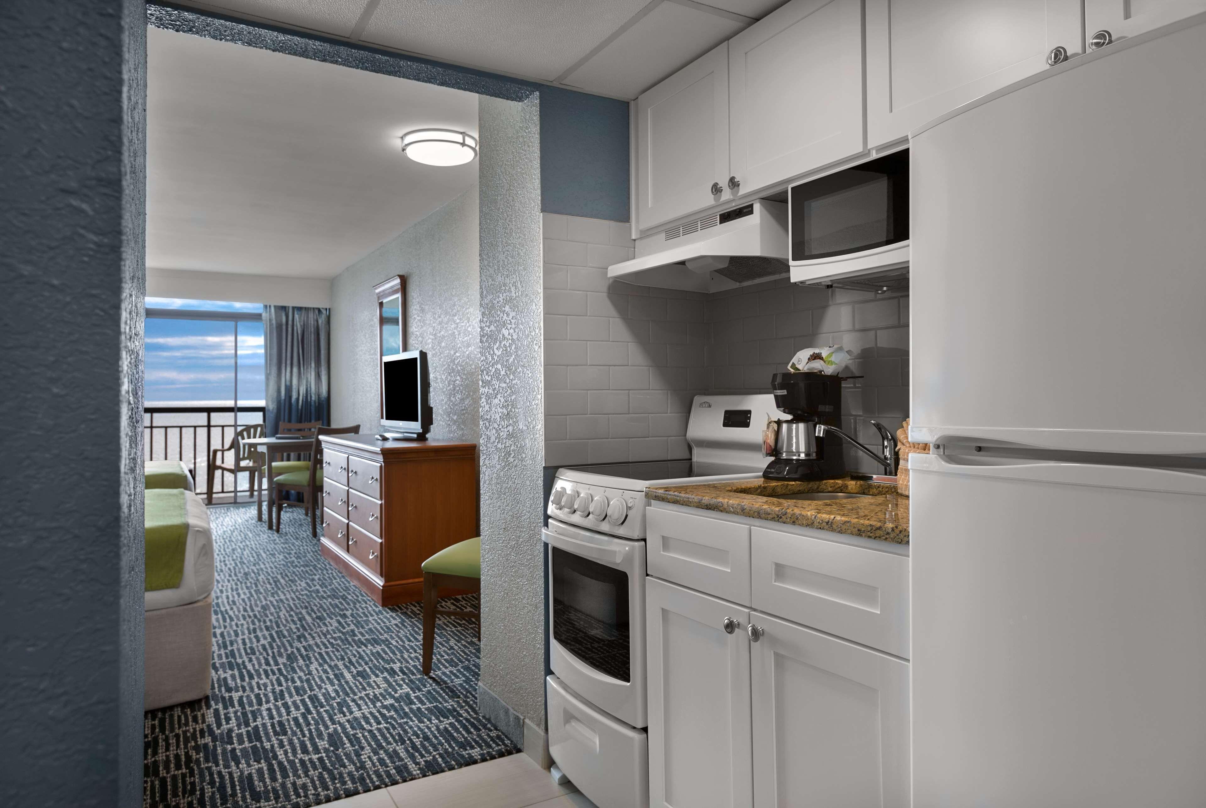 Queen Room Two Queen Beds Balcony Ocean Front or North Building