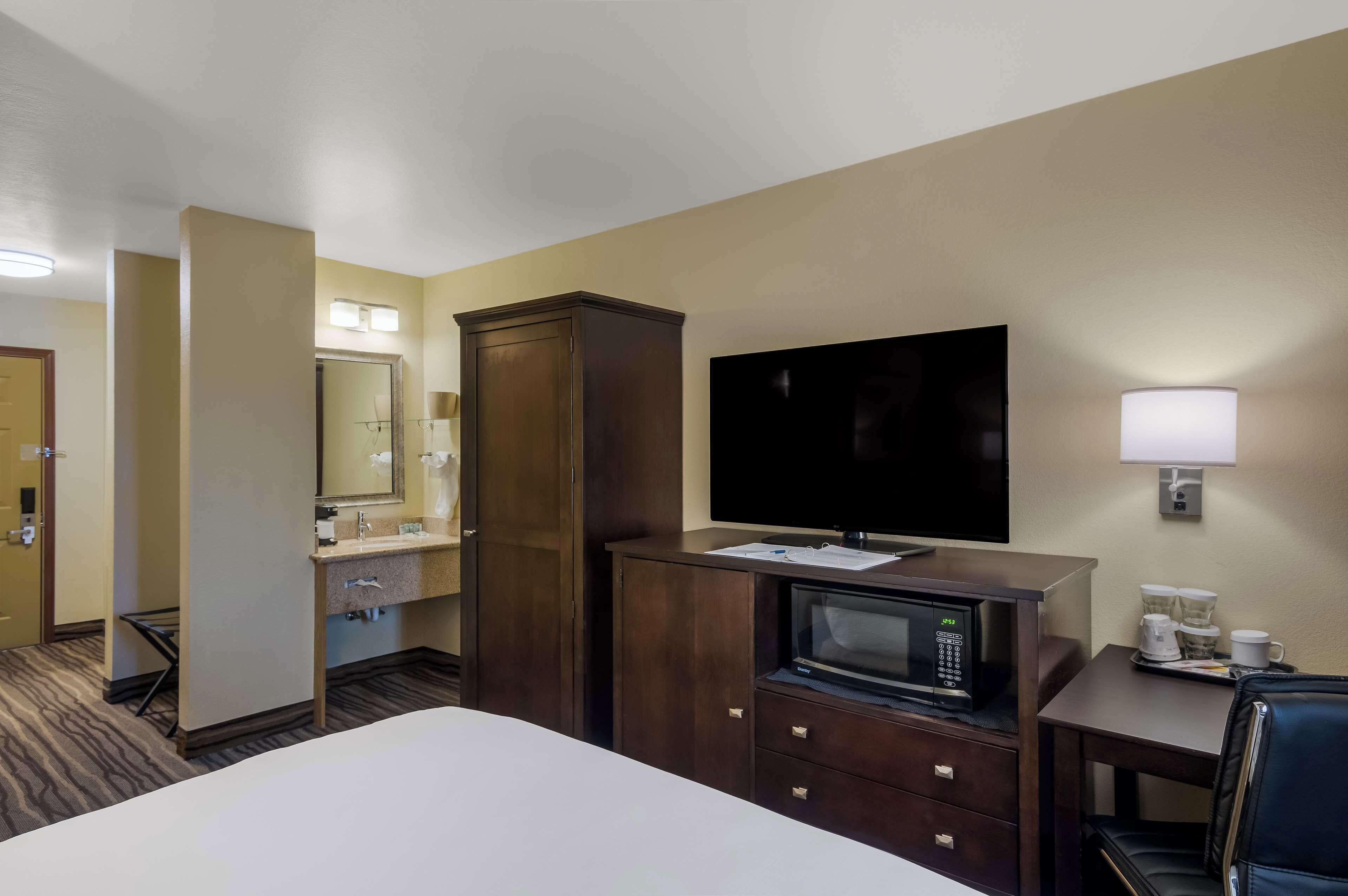 Queen Room