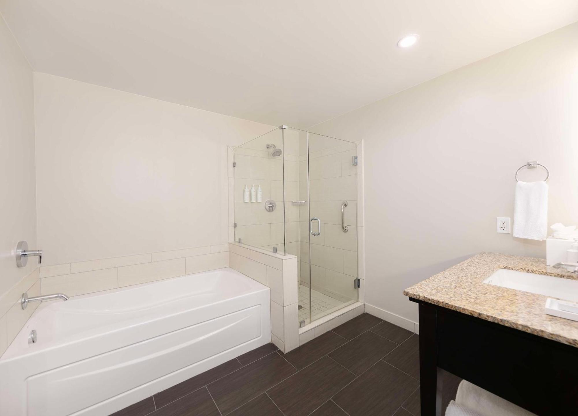 One-Bedroom King Suite Marina View