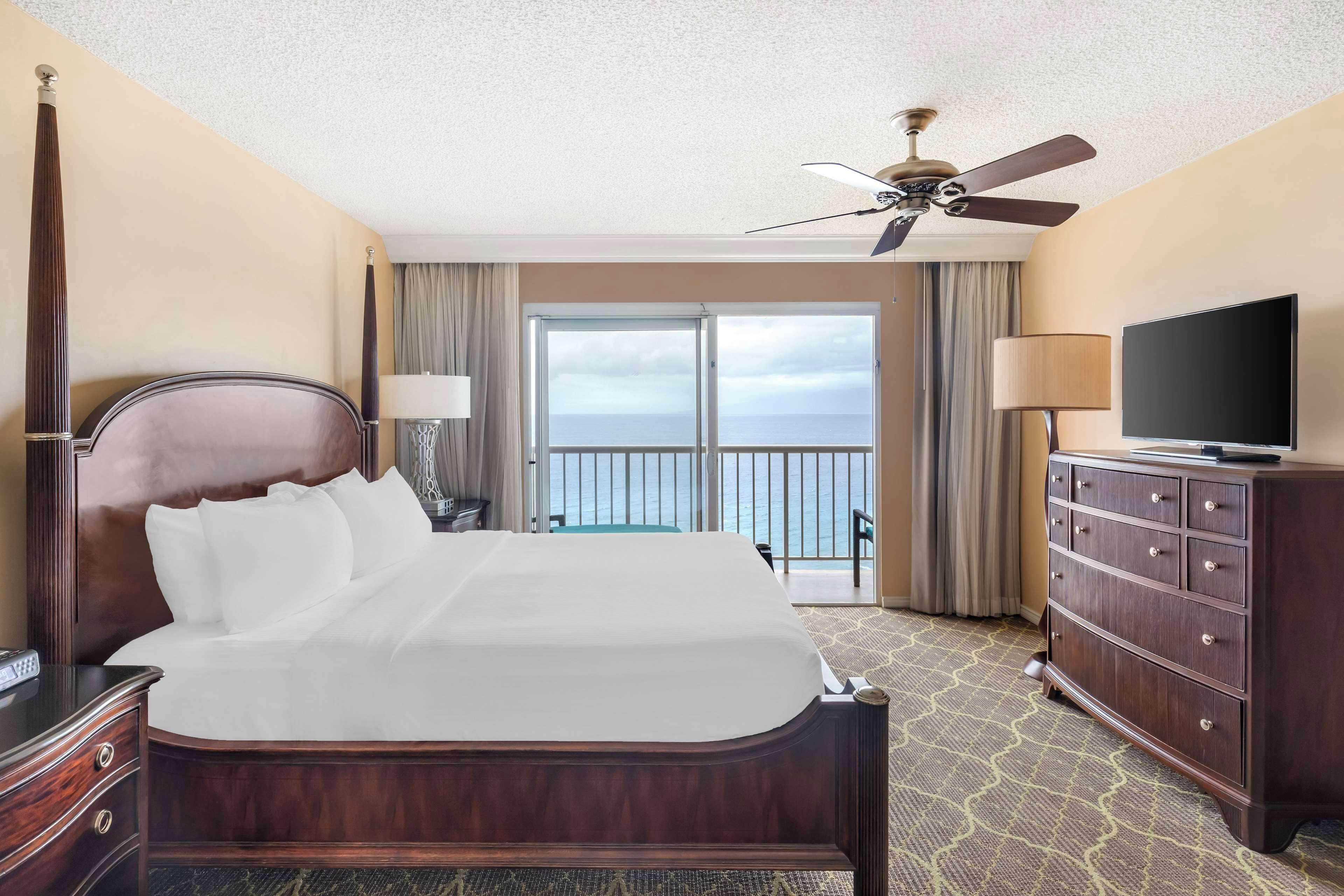 Two-Bedroom Oceanfront King Suite Two Twin or One Queen Bed