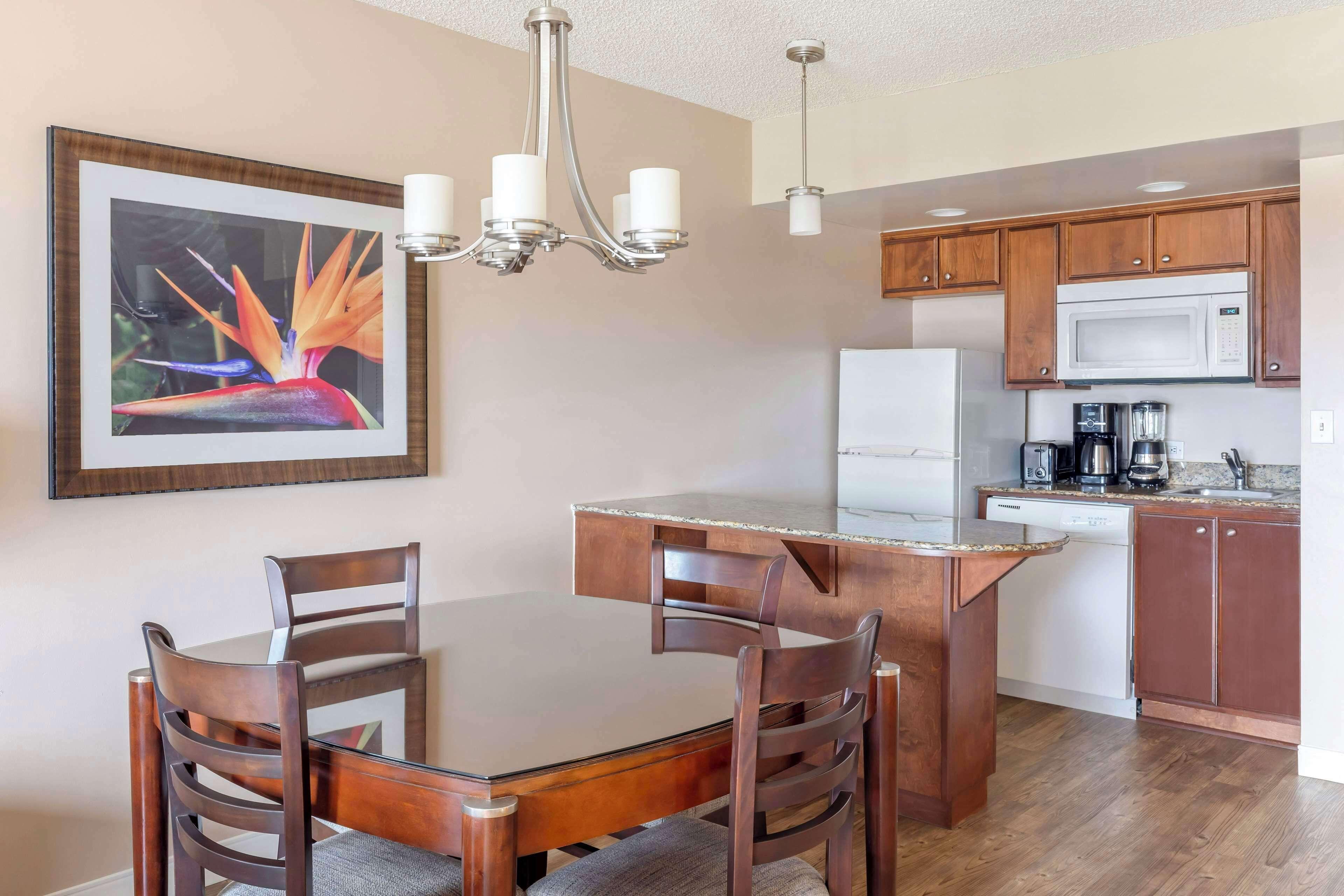One-Bedroom King Suite Balcony Panoramic Ocean View