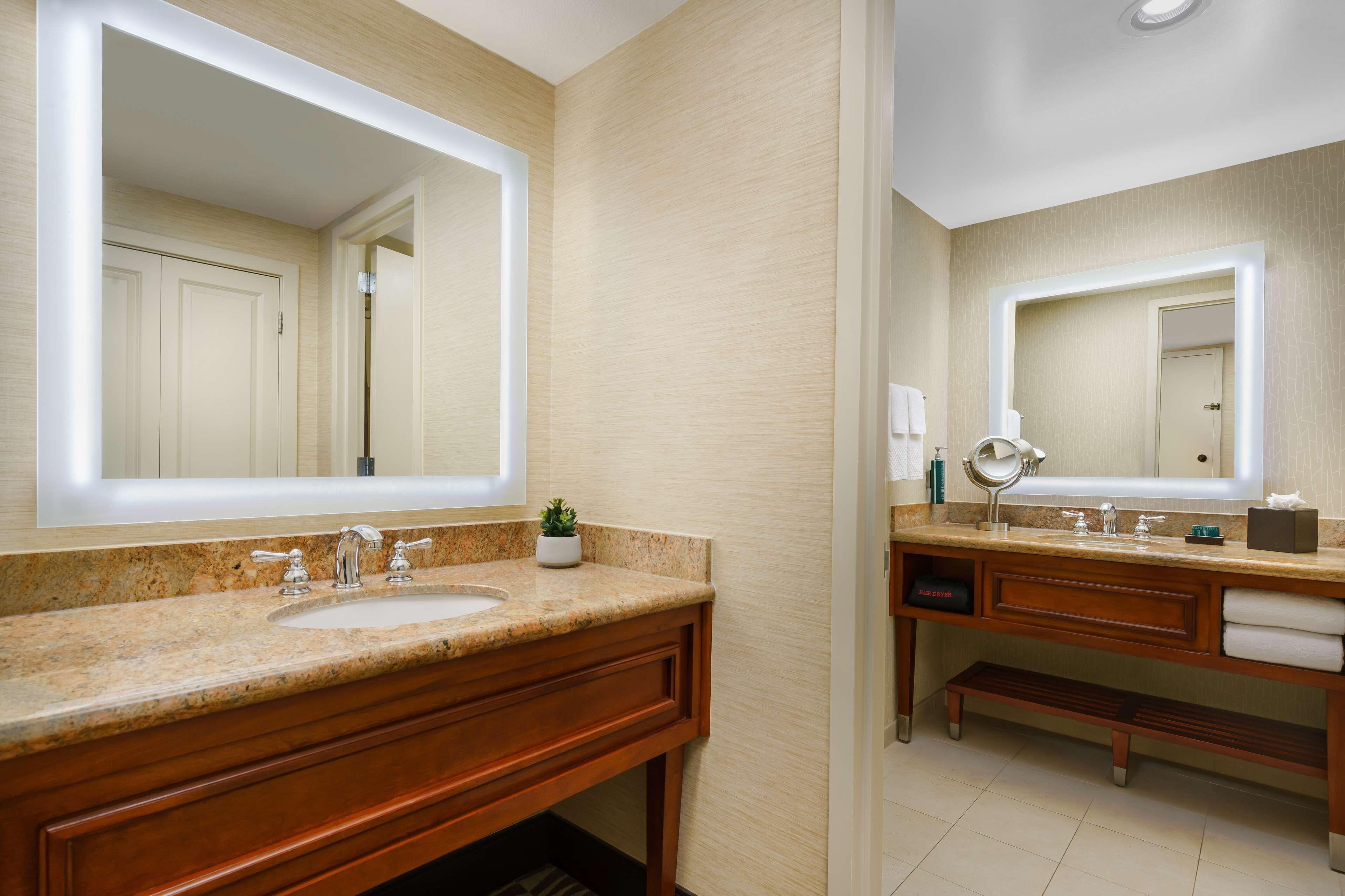 Junior King Suite
