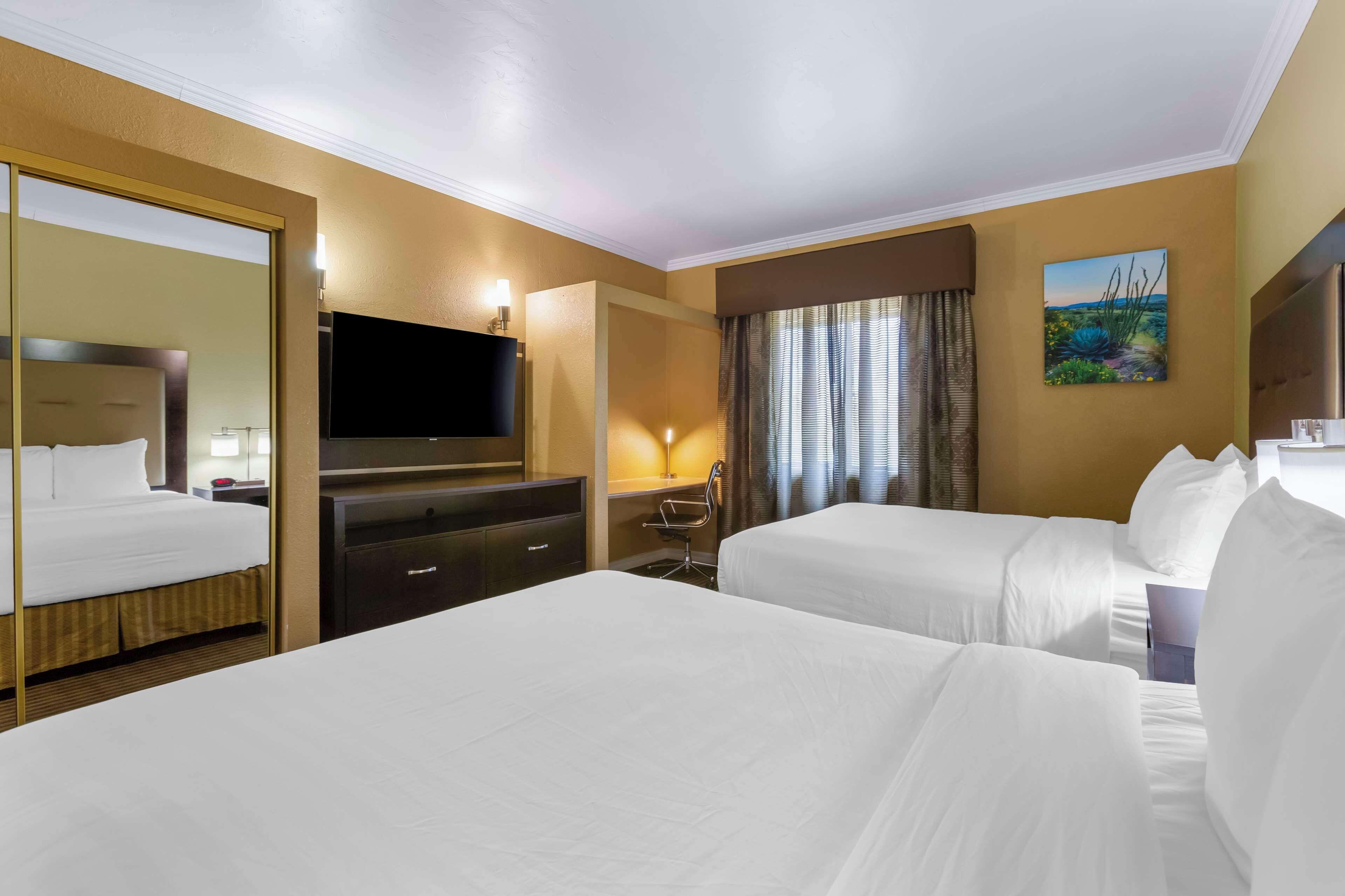 Queen Room Two Queen Beds Non-Smoking