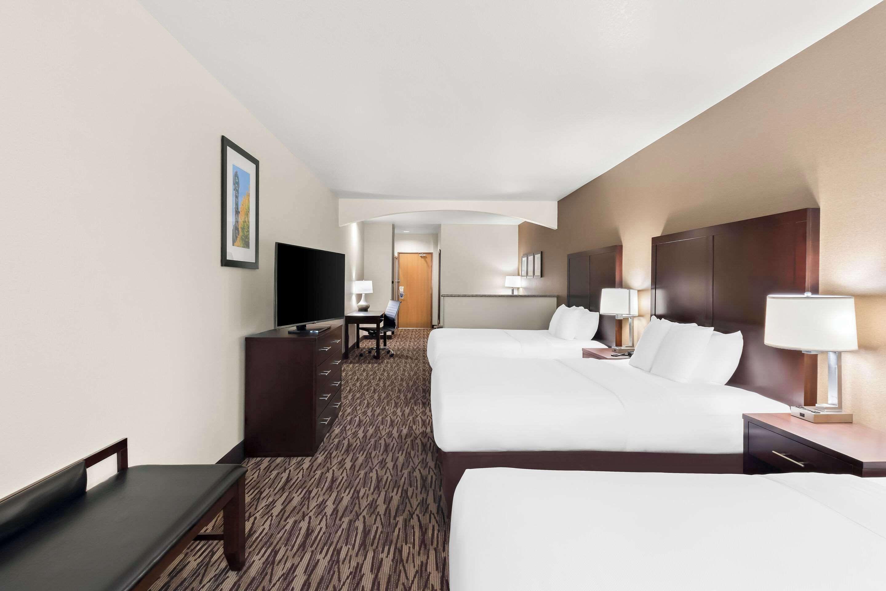 One Room Suite Three Queen Beds Sofa bed Non Smoking