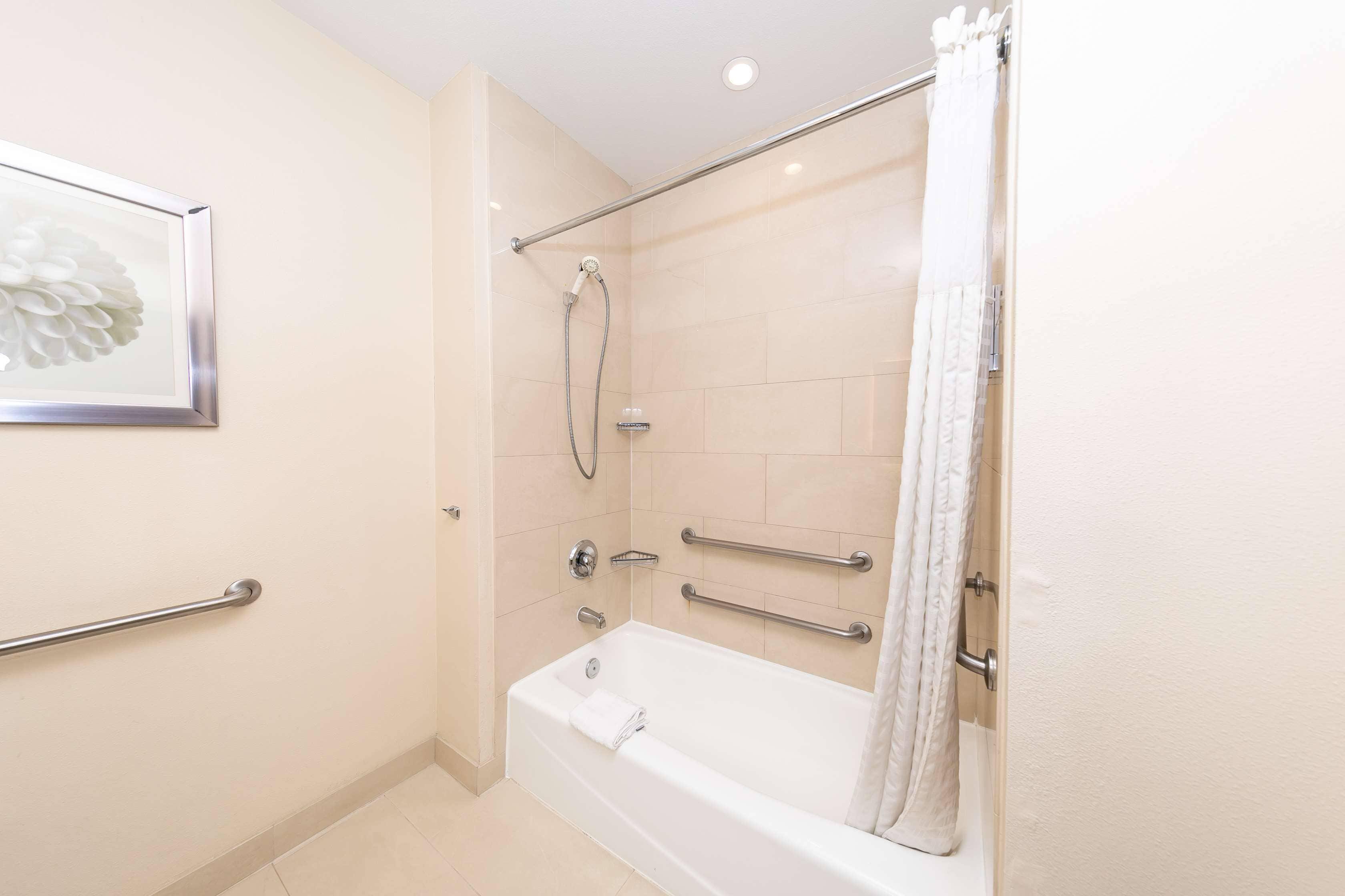 Suite Two Double Beds Sofa Bed Non-Smoking