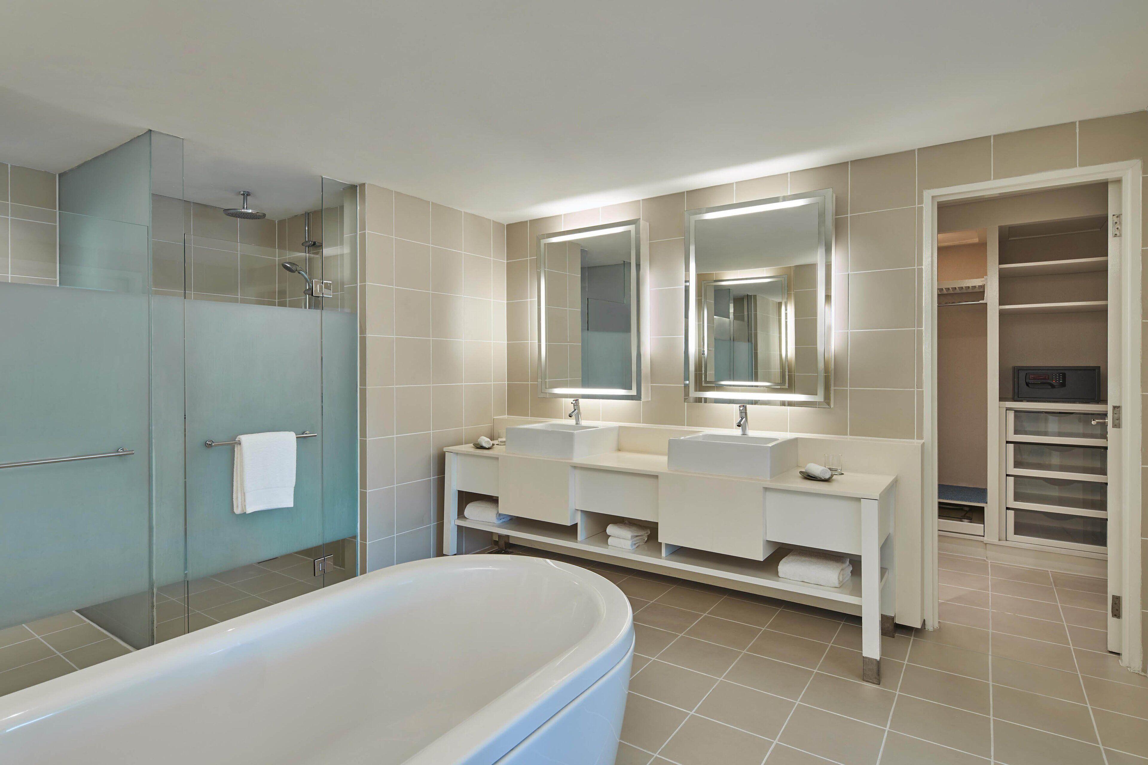 One-Bedroom King Suite Ocean View