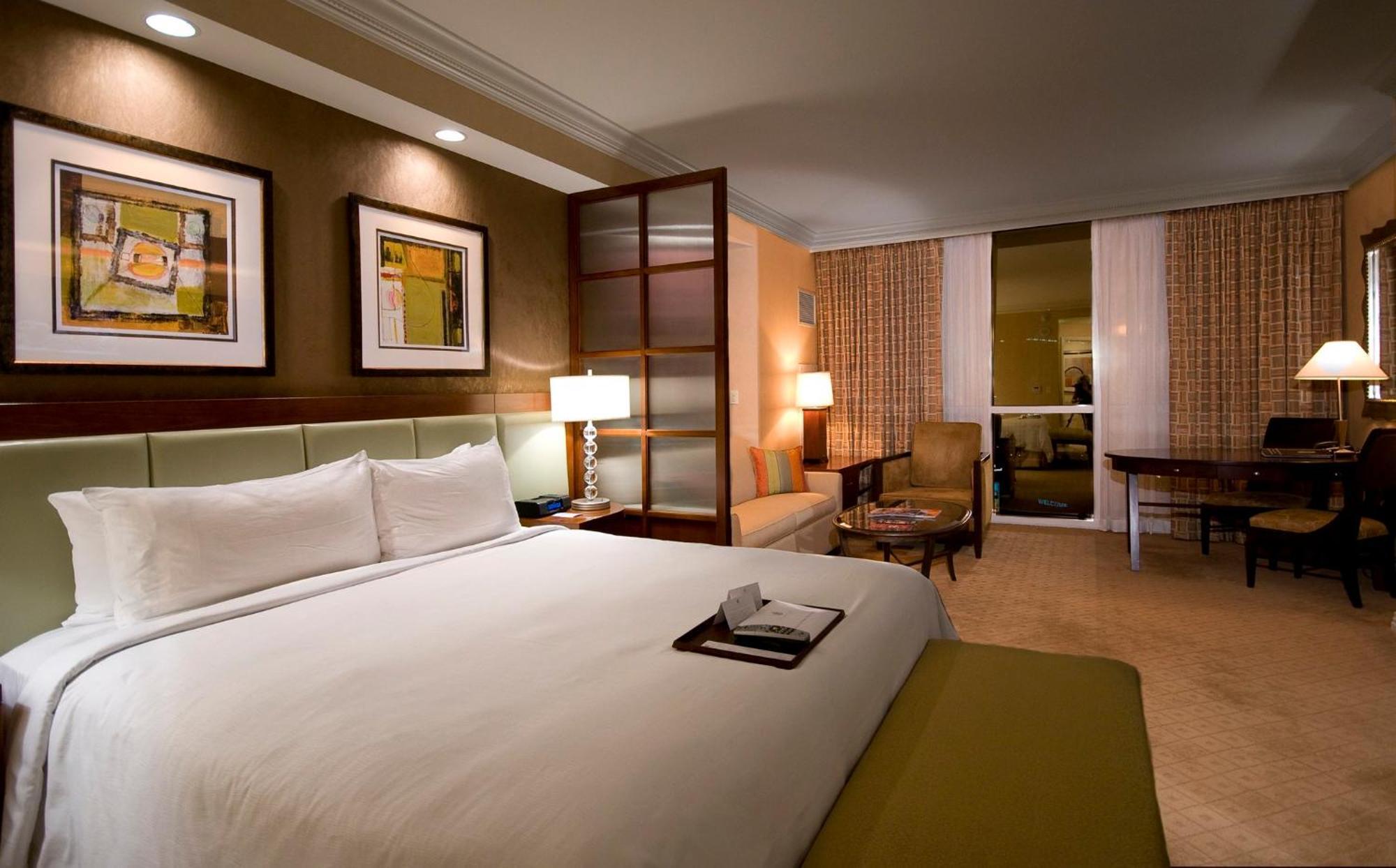 Signature Deluxe Suite