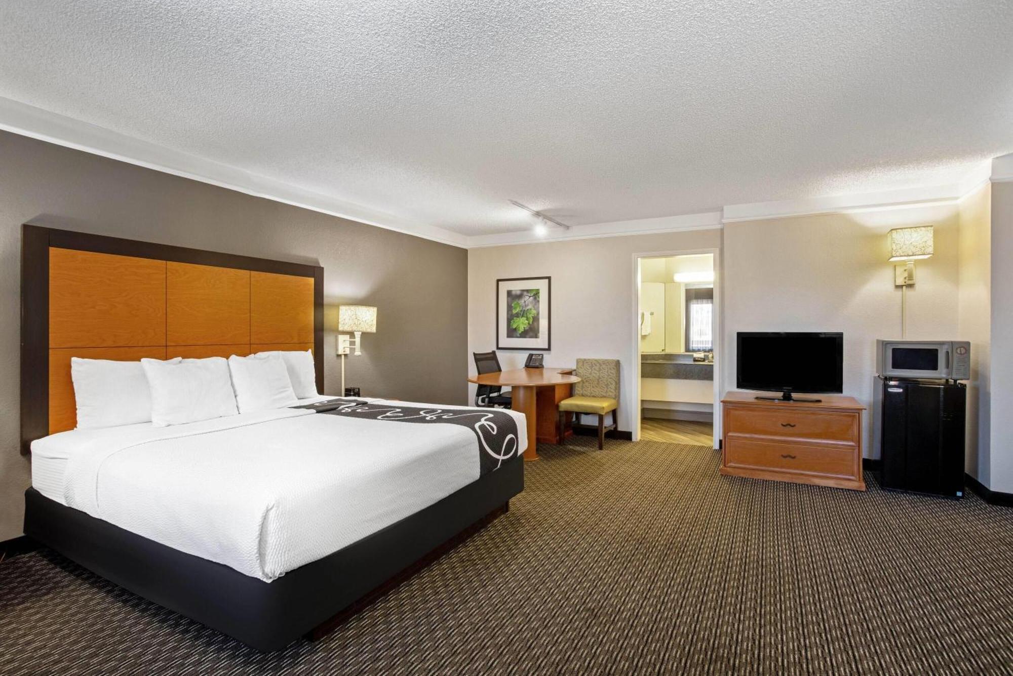 Executive King Room Sofa Bed Non-Smoking