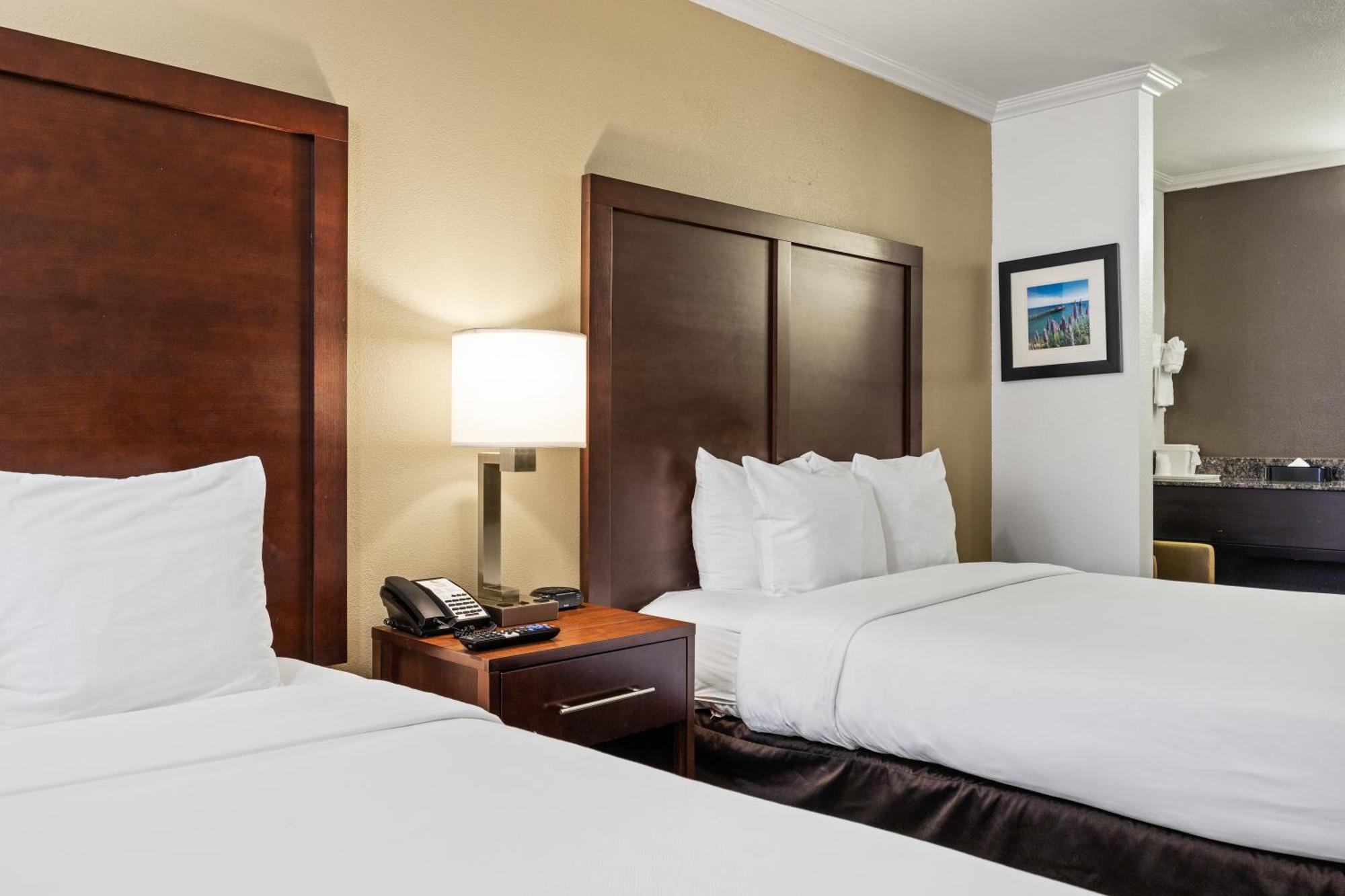 Double Room Two Double Beds Non-Smoking