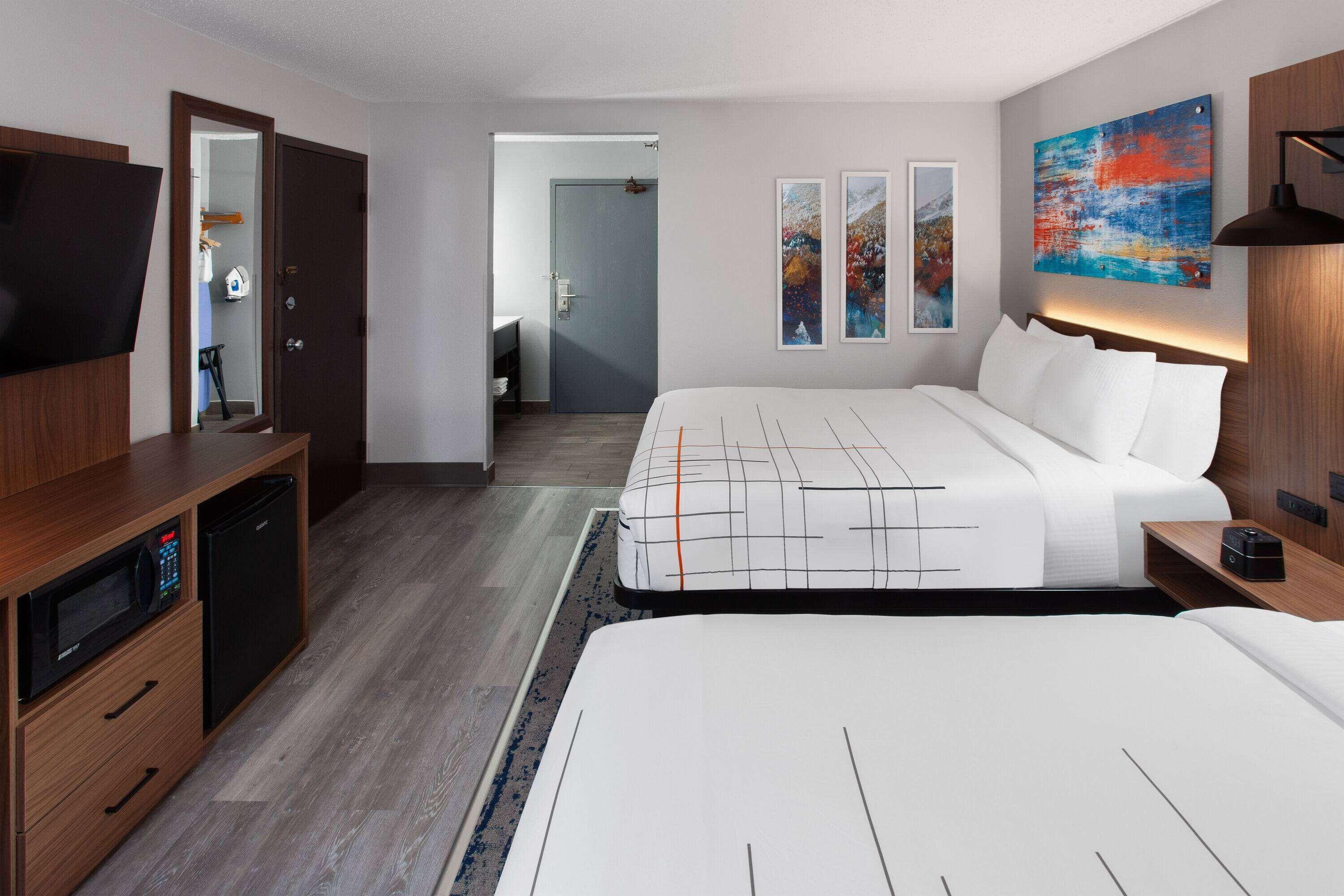 Deluxe Queen Room Two Queen Beds Non-Smoking