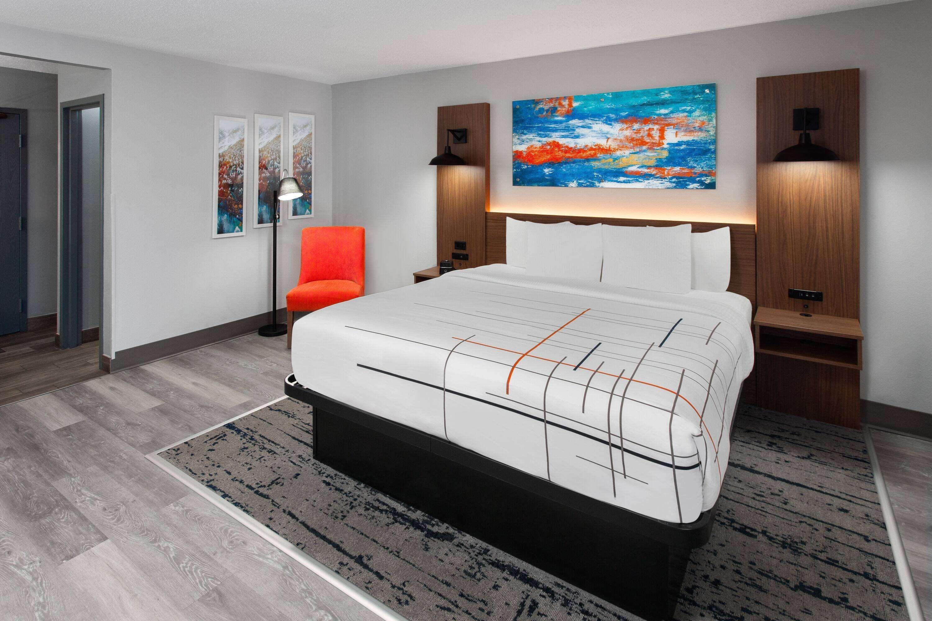 Deluxe King Room Jetted Tub Non-Smoking