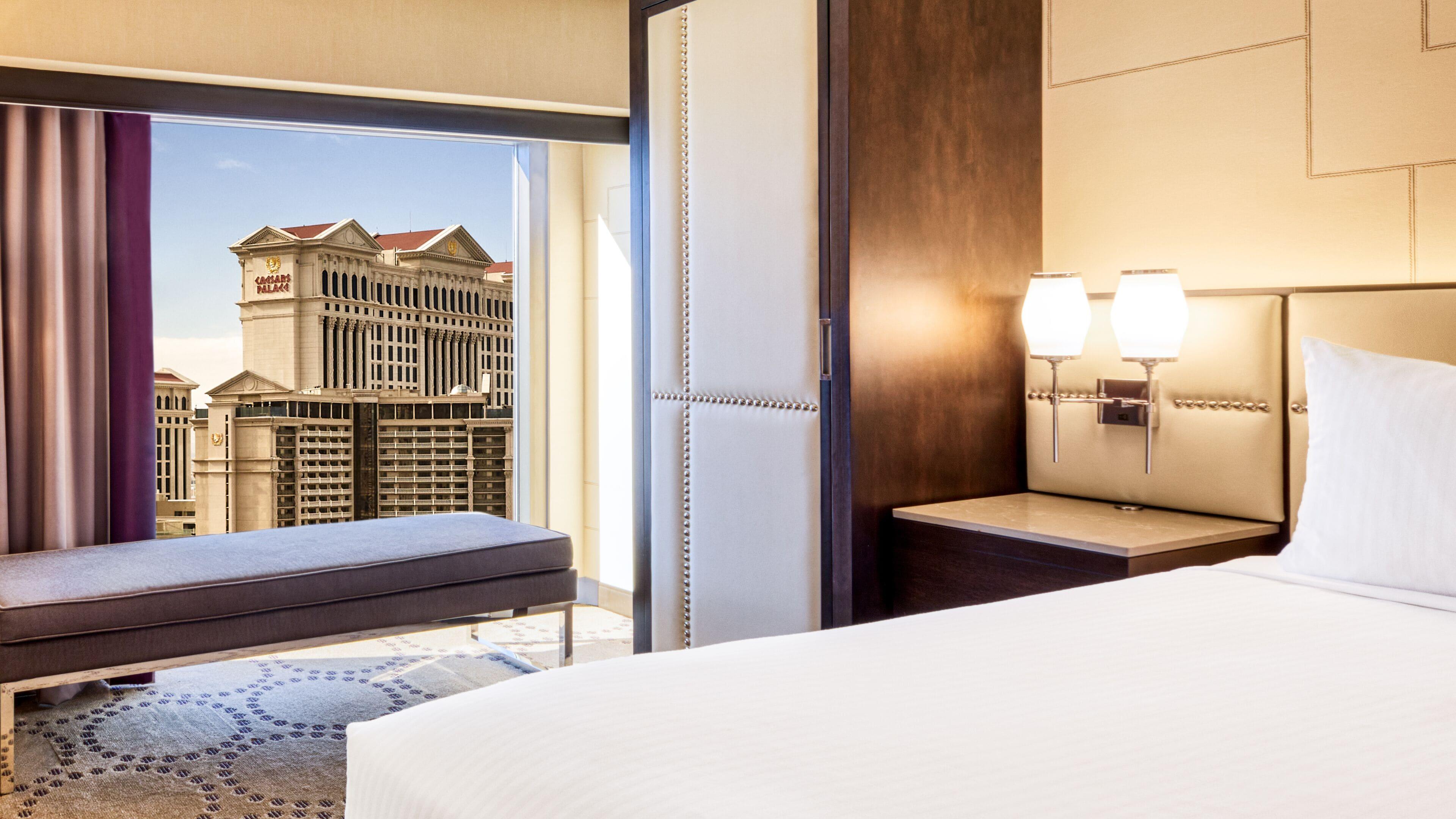 Mountain Tower Deluxe Room 1 King Bed Non-Smoking Pool View