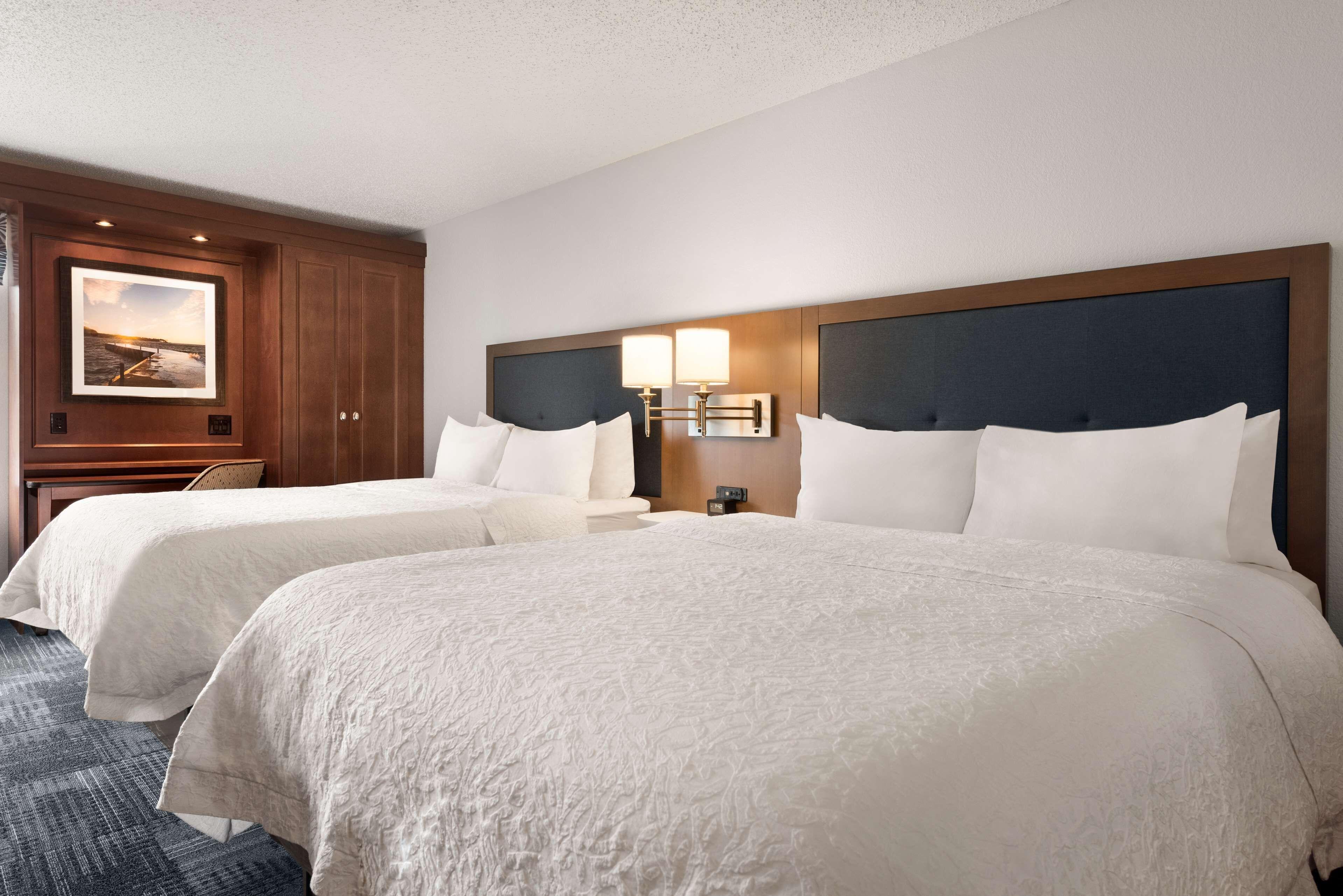 Queen Room Two Queen Beds Mobility Hearing Access or Non-Smoking