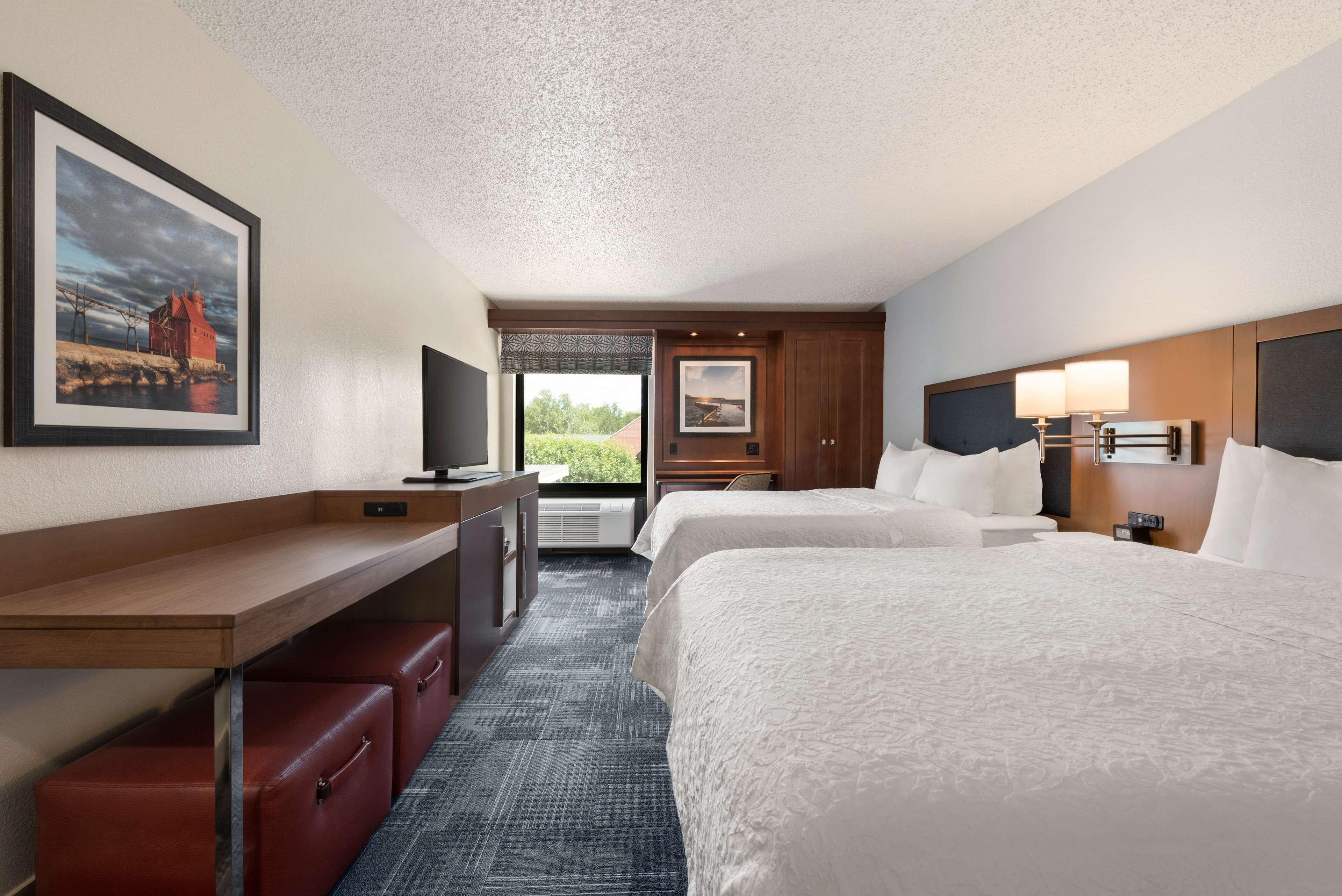 Queen Room Two Queen Beds Hearing Access or Non-Smoking