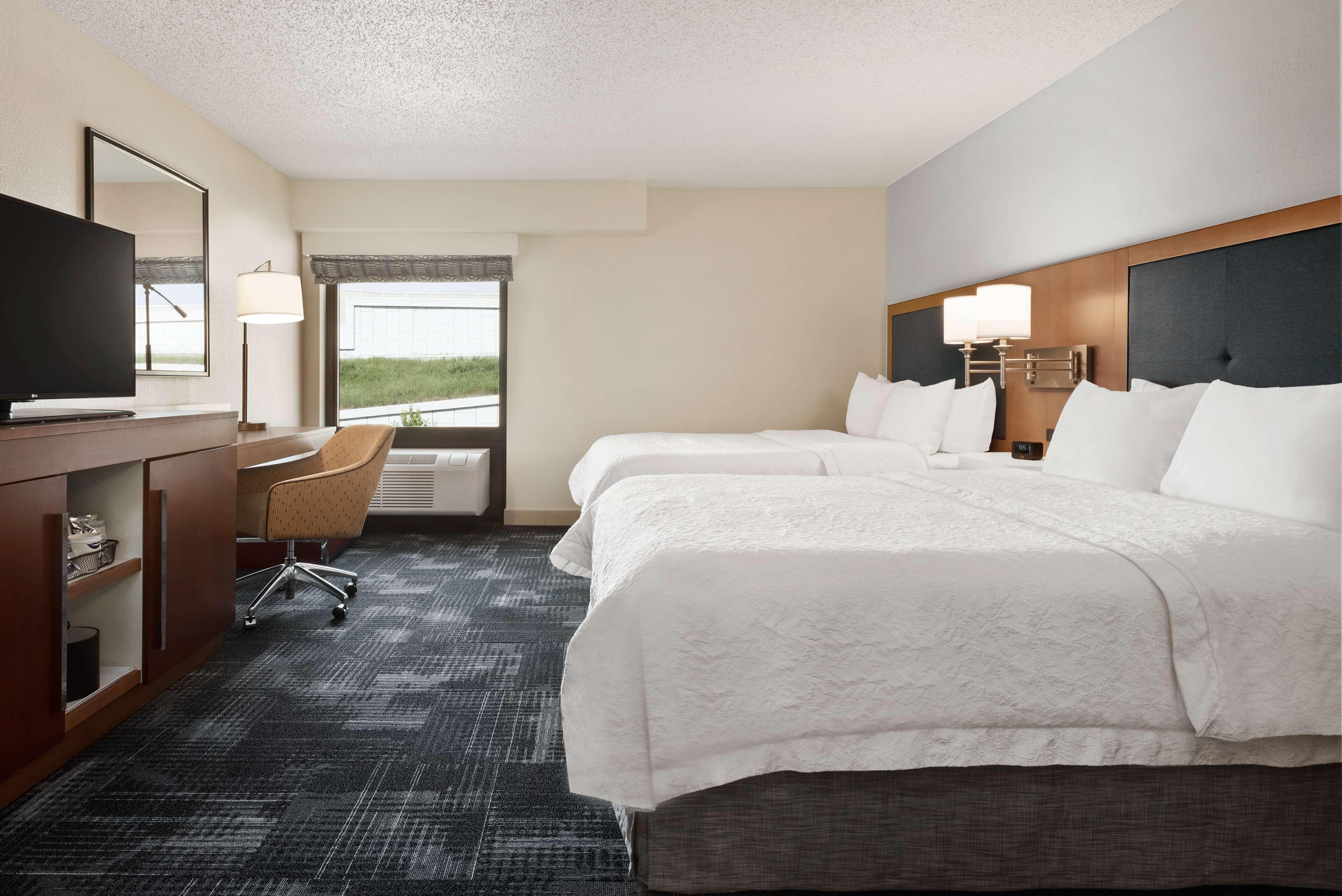Queen Room Two Queen Beds Mobility Hearing Access or Non-Smoking