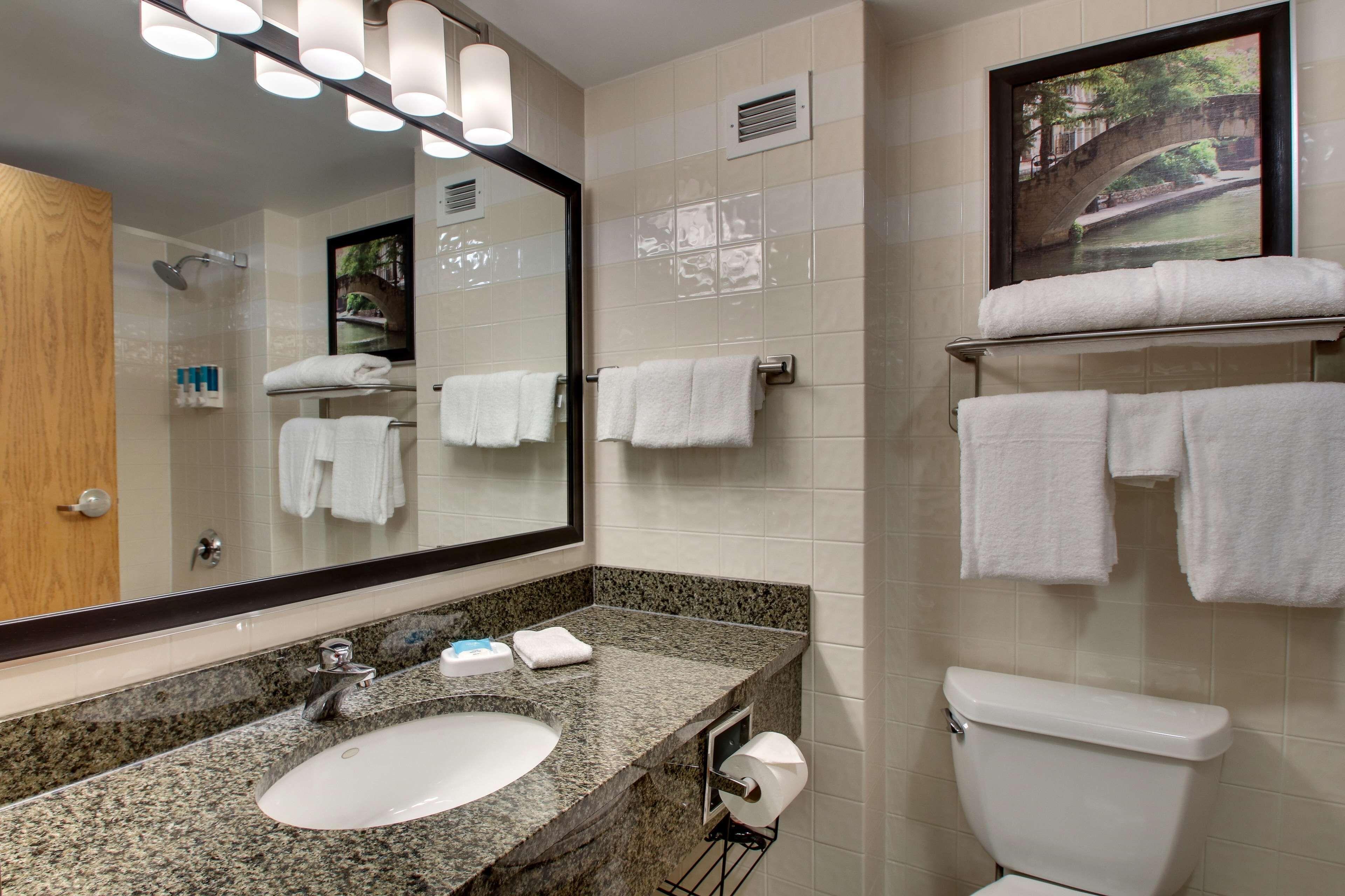 Queen Suite Two Queen Beds