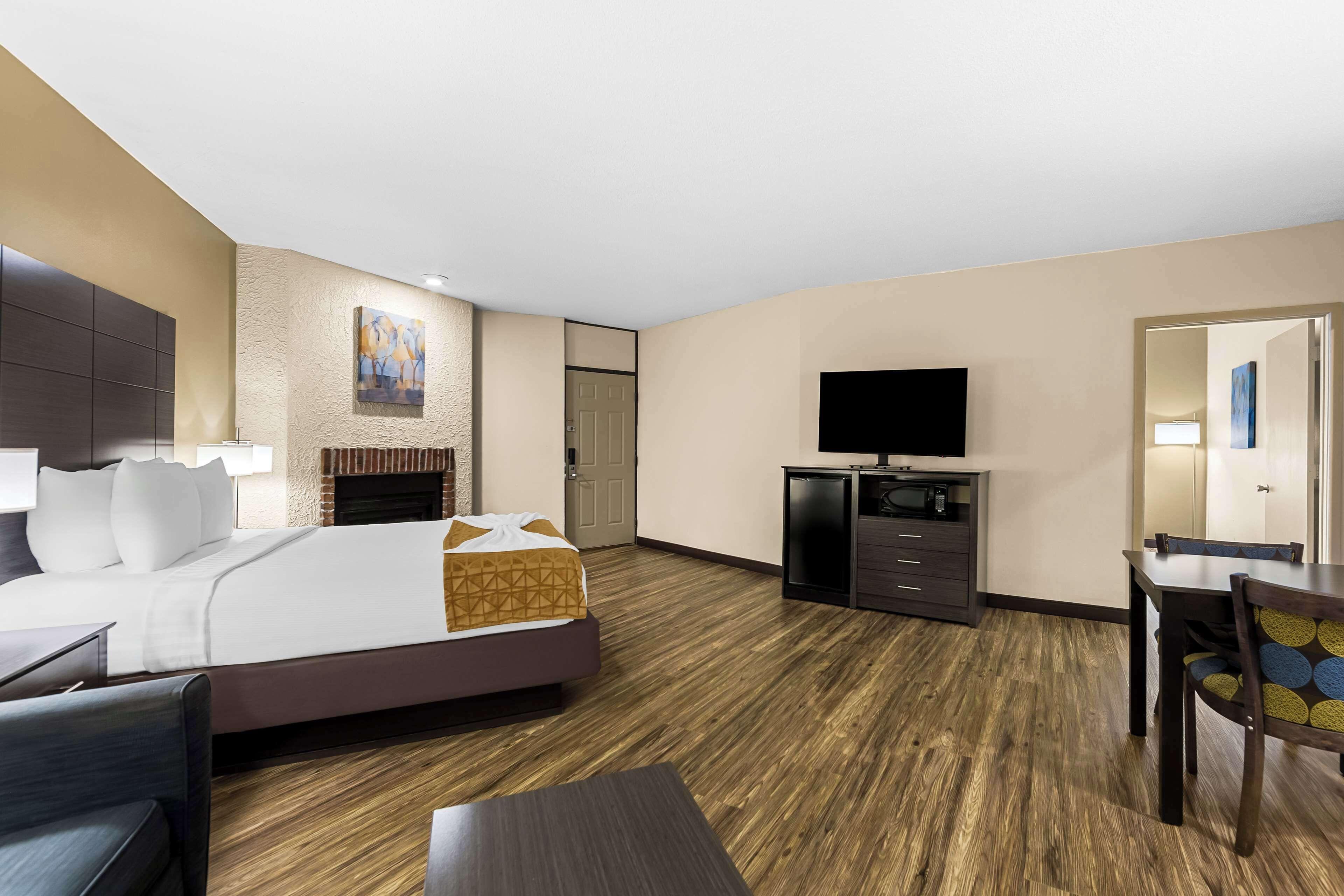 Two-Room Suite Walk Shower