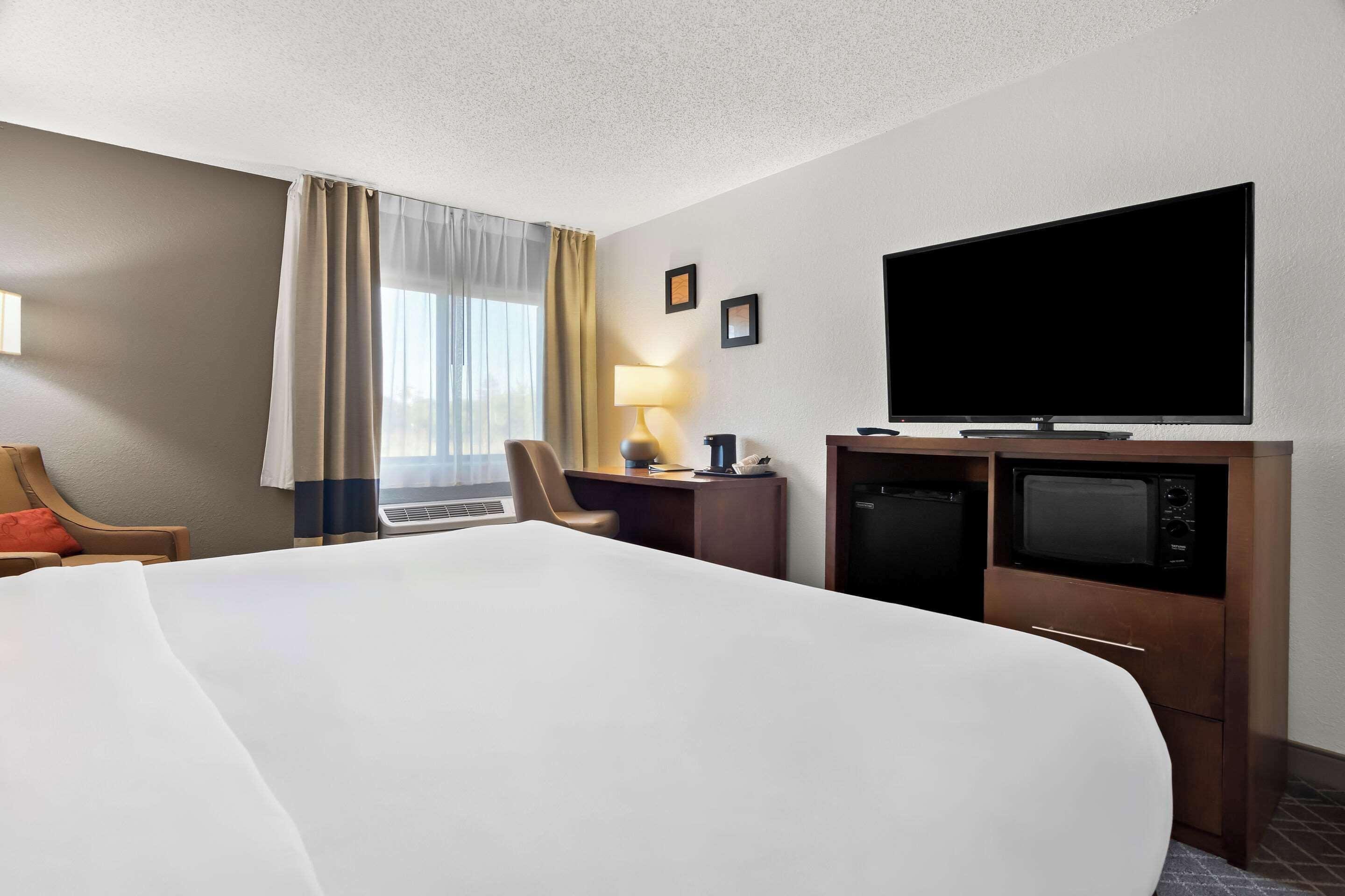 King Room Whirlpool Non-Smoking