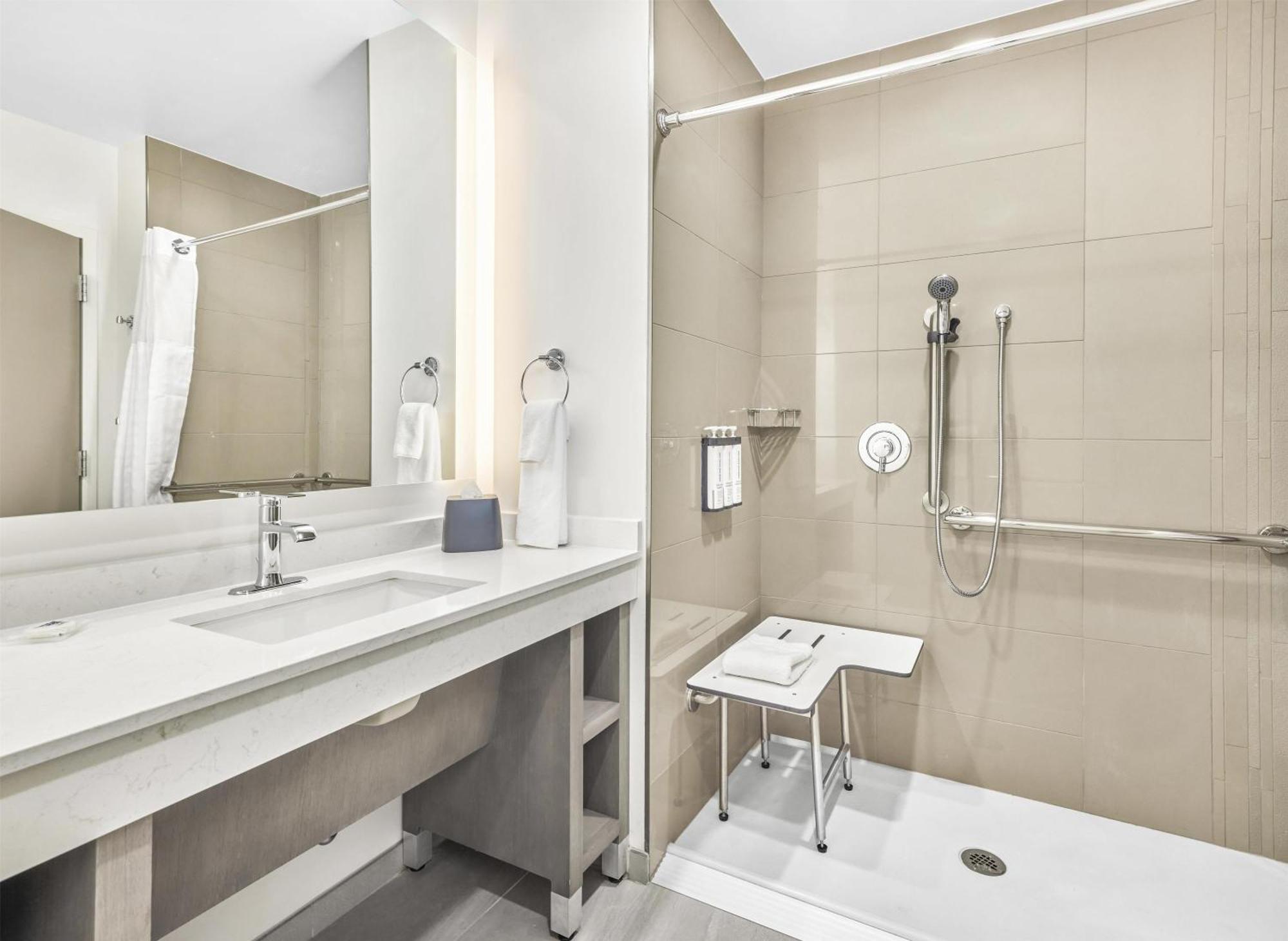 Den King Room Roll Shower Disability Access