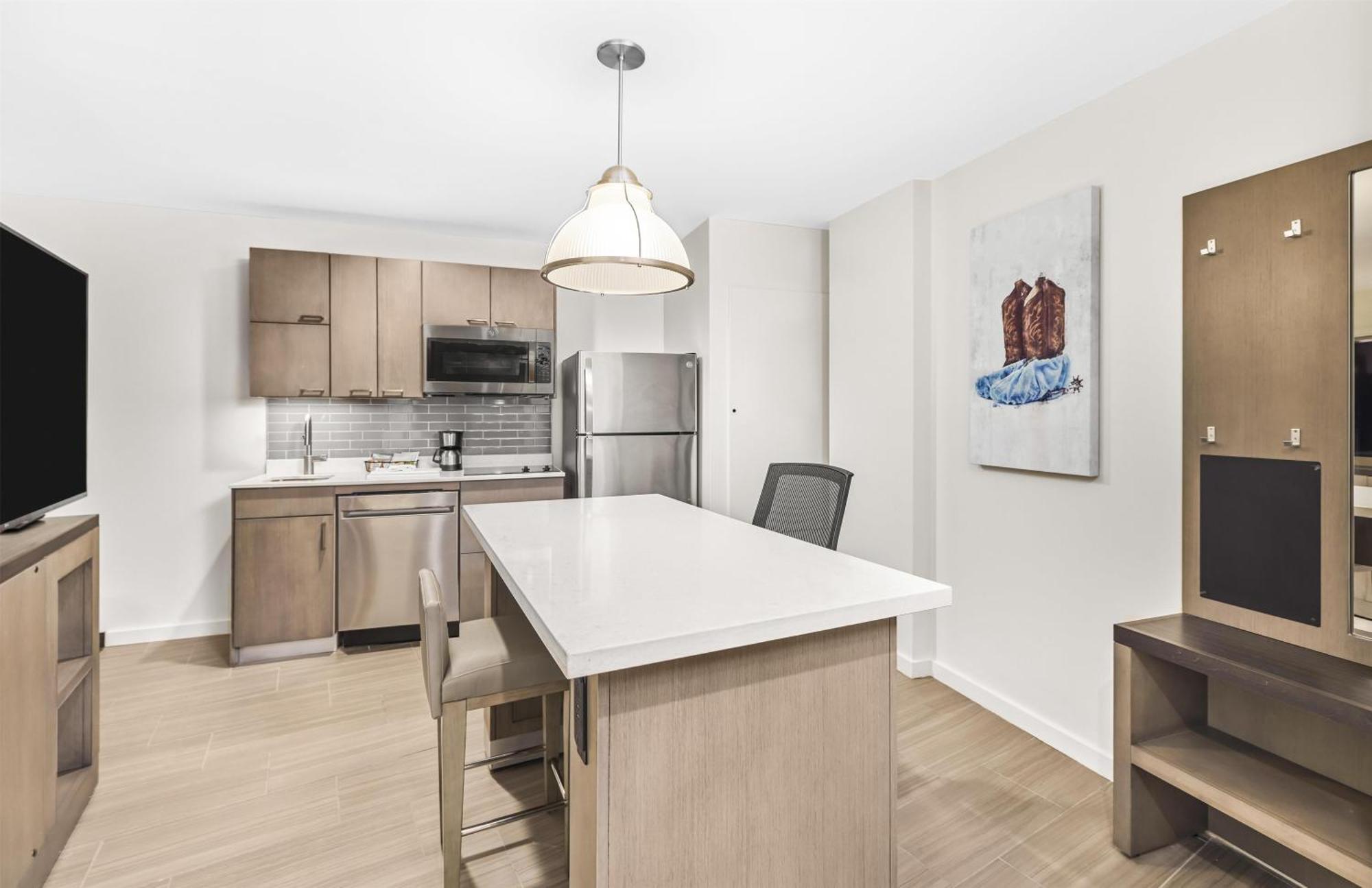 One-Bedroom King Suite Panoramic View